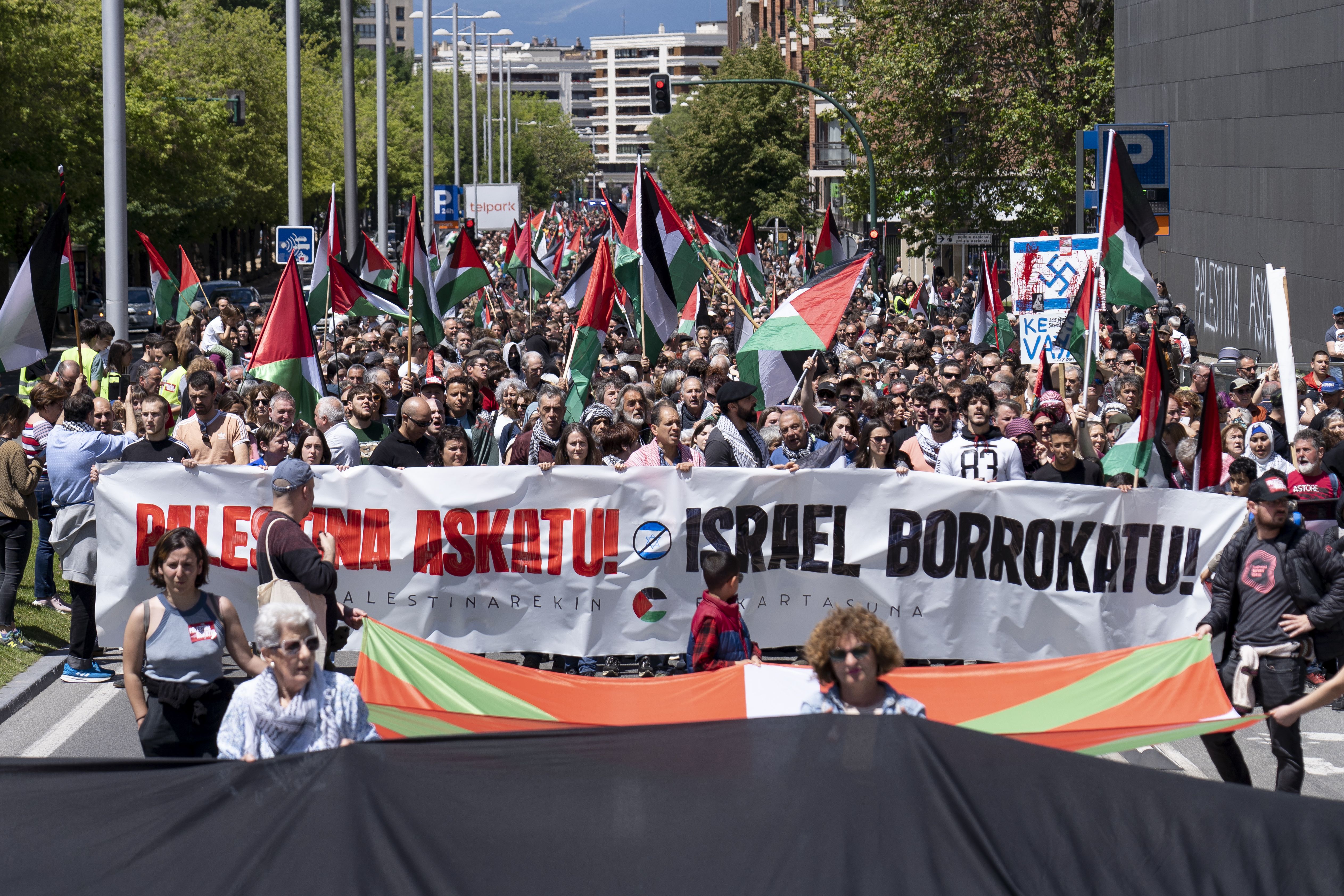 Iruñea. Palestinar herriaren aurkako genozidioa salatzeko antolatutako manifestazioa. IÑIGO URIZ / FOKU