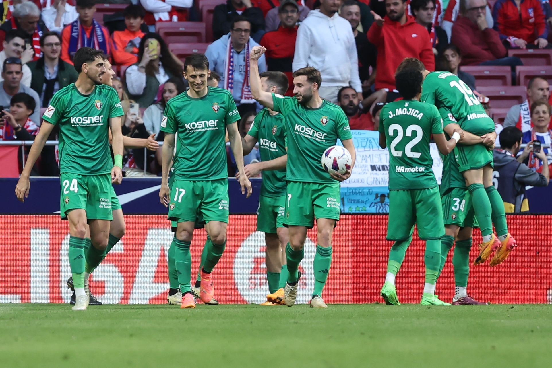 Osasuna garaipena ospatzen. Kiko Huesca / EFE