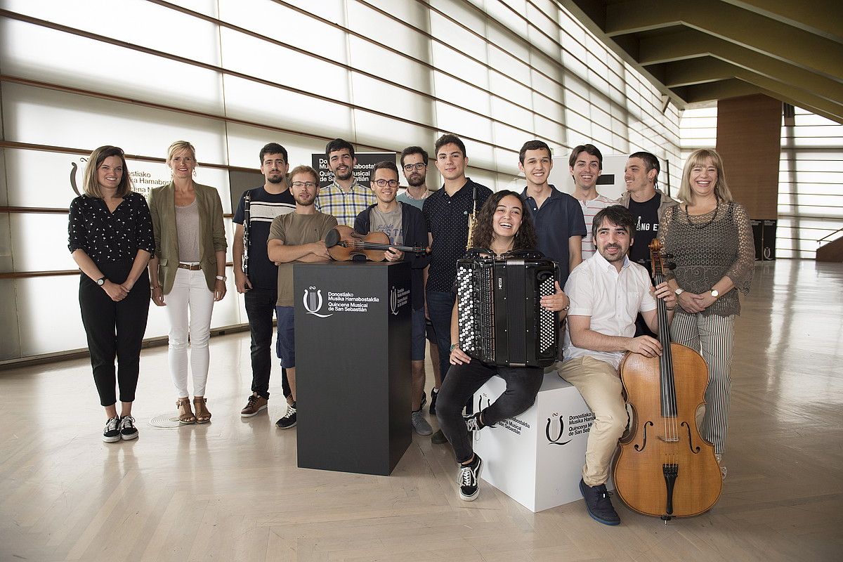 Hainbat musikari gaztek beren errepertoria aurkeztu zuten atzo, Donostiako Kursaalean. JUAN CARLOS RUIZ / FOKU.