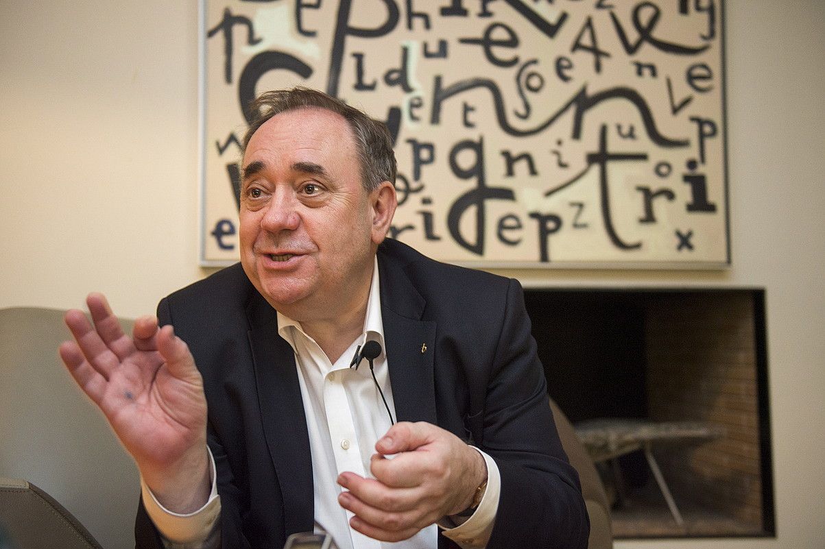 Salmond BERRIAri emandako elkarrizketan, 2016an, Bilbon. MARISOL RAMIREZ / FOKU.