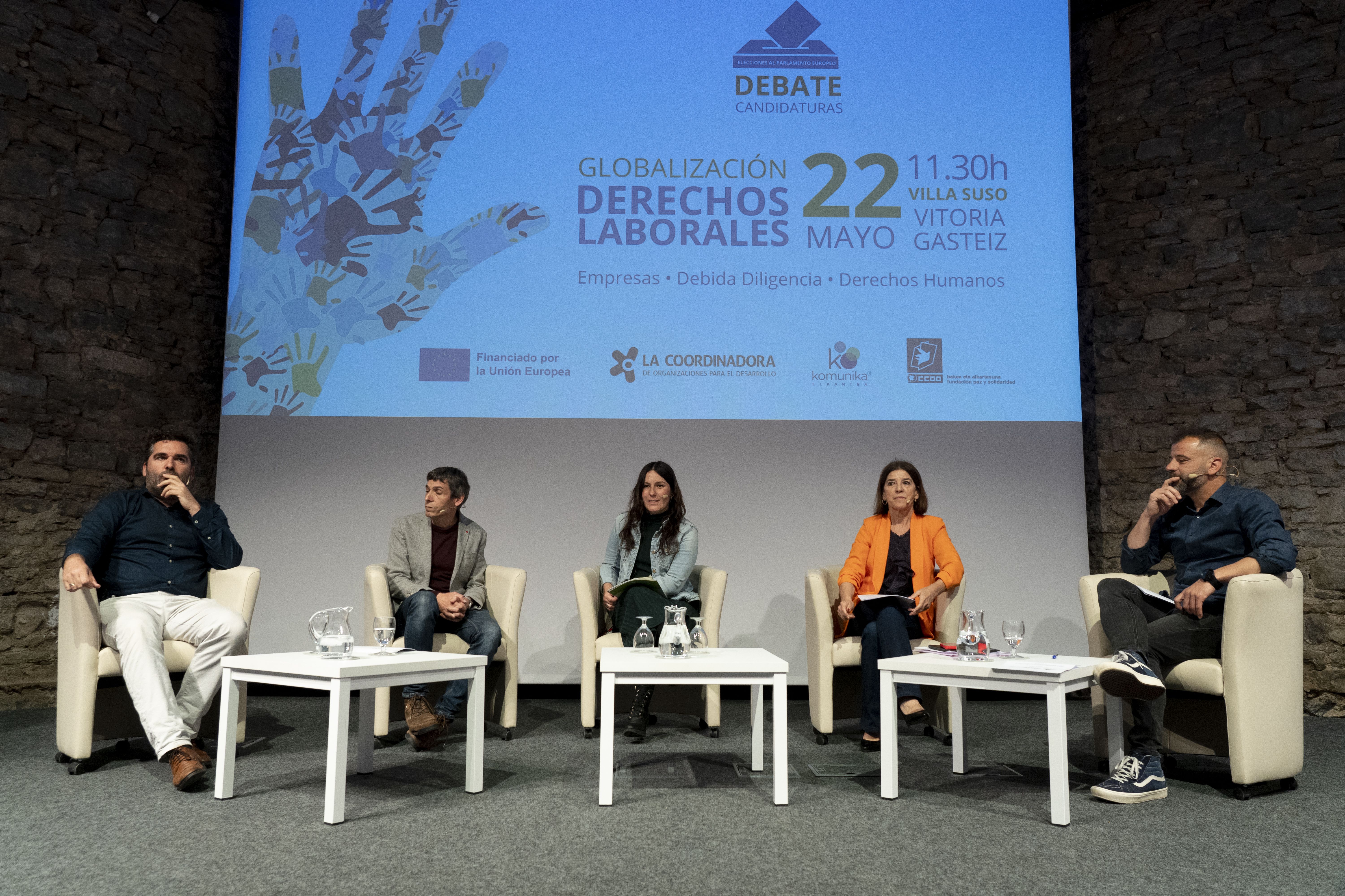 Ezker-eskuin: Lasa, Hernandez, Salazar, Bilbao eta Rodriguez, atzo, Gasteizen. RAUL BOGAJO / FOKU