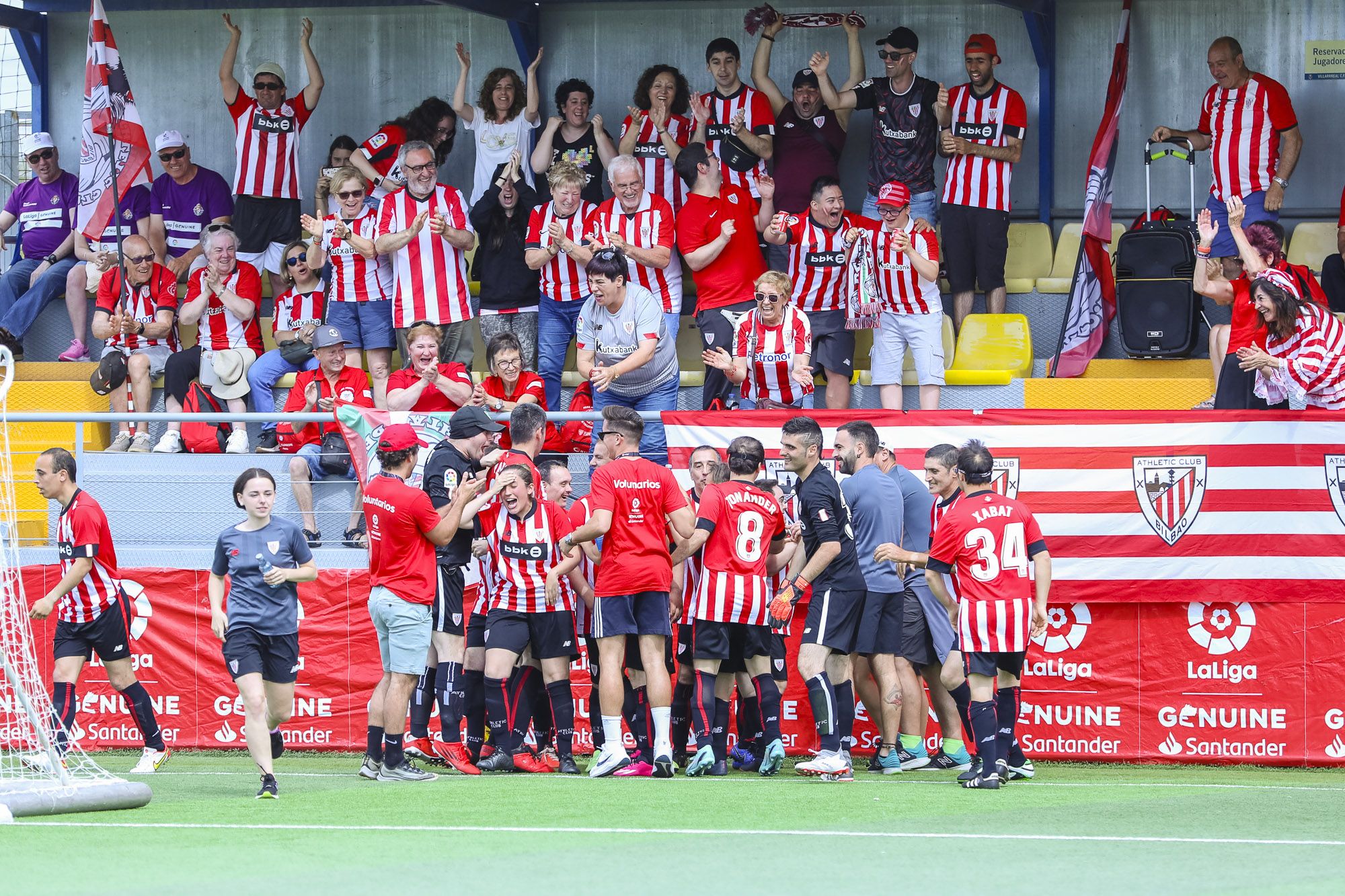 Athletic Genuineko taldekideak, Espainiako Genuine ligan Coruñako Deportivoren aurka jokatzen, Villarealen (Herrialde Katalanak), iazko ekainean. ALBERT FERNANDEZ GUITART  