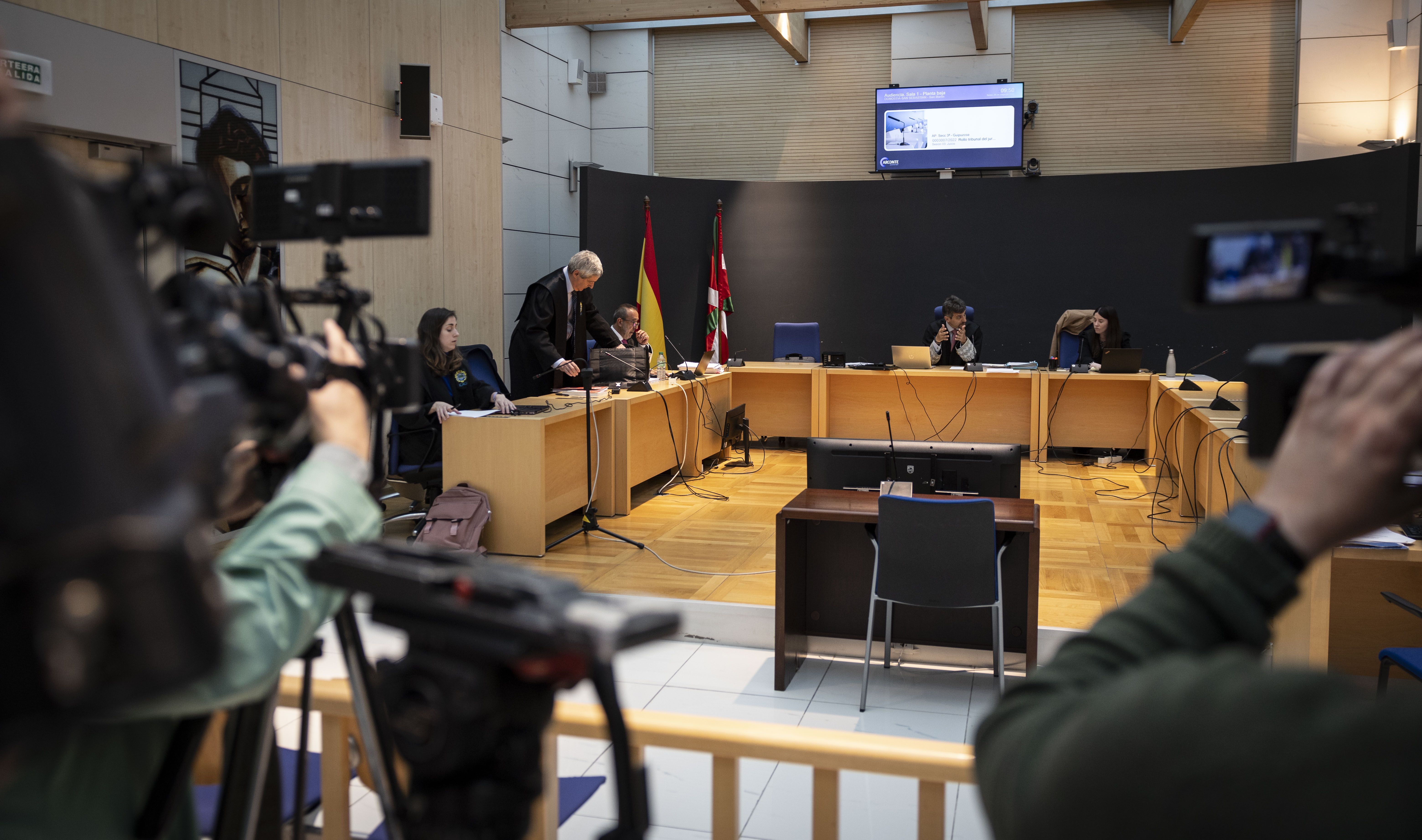 Gipuzkoako Auzitegian hasi zen epaiketa, joan den astelehenean. JAVIER ETXEZARRETA / EFE Gipuzkoako Auzitegian hasi zen epaiketa, joan den astelehenean. JAVIER ETXEZARRETA / EFE