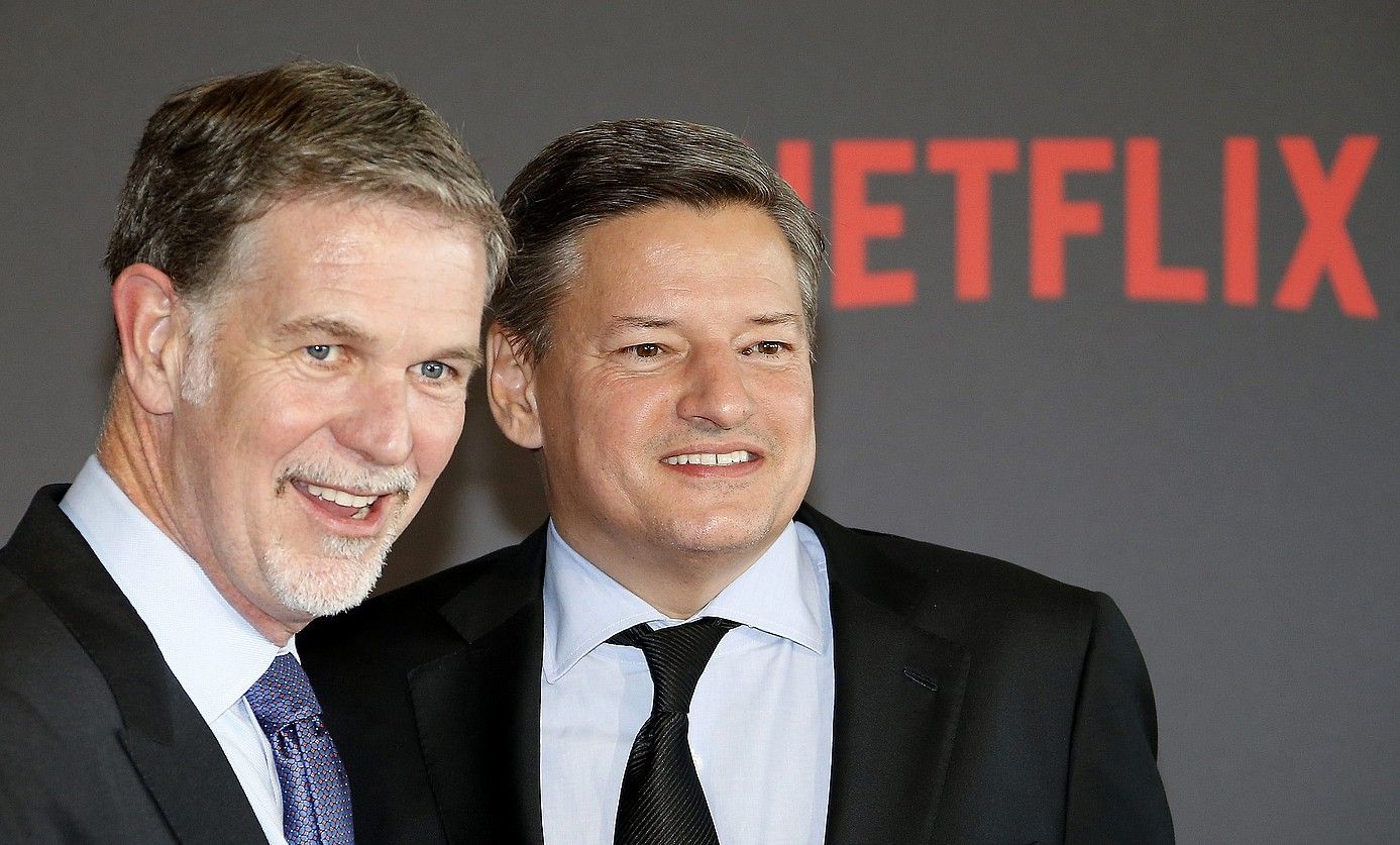 Reed Hastings Netflix plataformaren sortzailea eta Ted Sarandos eduki arduraduna, Marseillan. GUILLAUME HORCAJUELO / EFE.