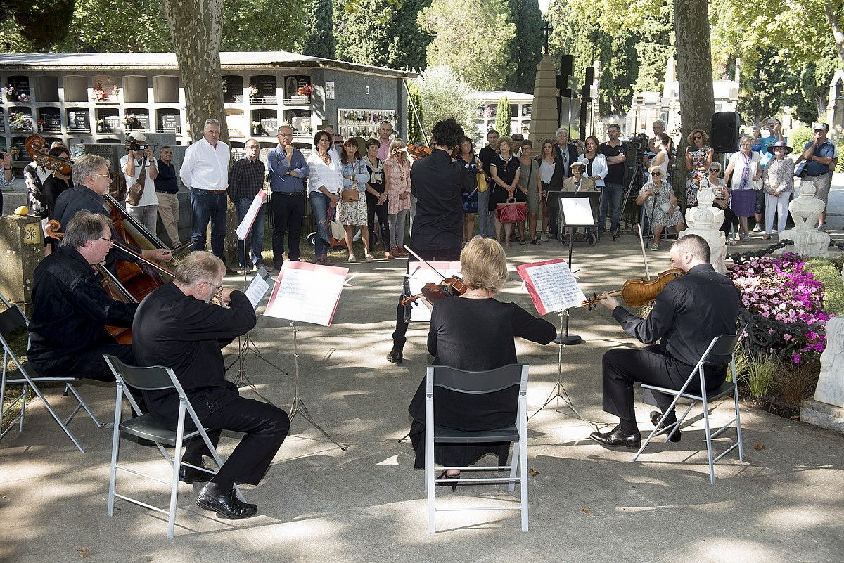 Pablo Sarasate musikari iruindarraren erretratua biolinarekin. BERRIA.