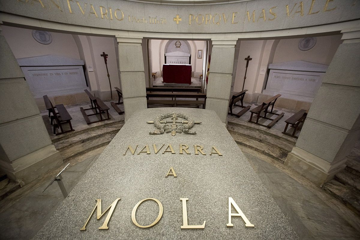 Molaren hilobia, Erorien Monumentuko kriptan. IÑIGO URIZ / FOKU. Molaren hilobia, Erorien Monumentuko kriptan. IÑIGO URIZ / FOKU.