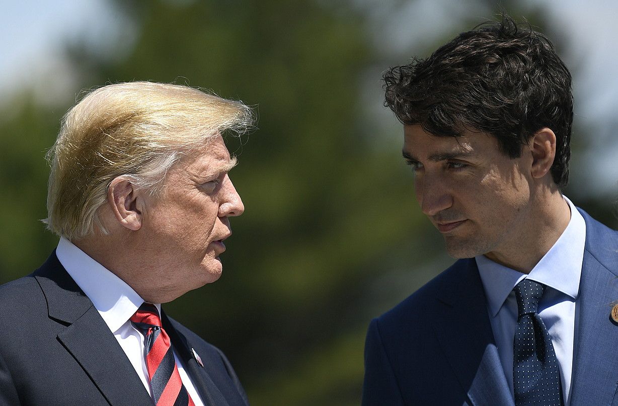 Donald Trump eta Justin Trudeau, artxiboko irudi batean. NEIL HALL / EFE. Donald Trump eta Justin Trudeau, artxiboko irudi batean. NEIL HALL / EFE.
