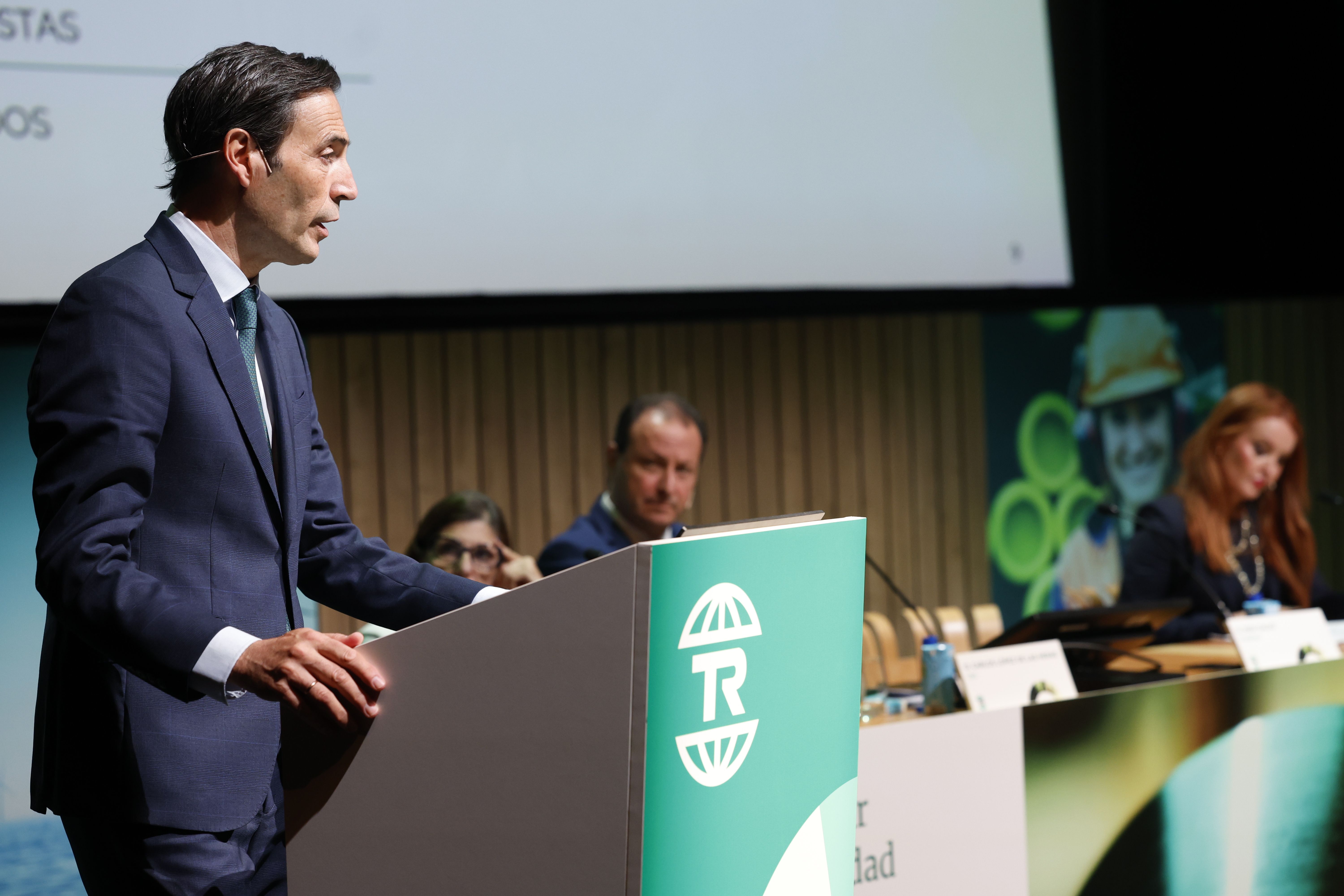 Josu Calvo Tubos Reunidoseko presidentea, enpresako akziodunen batzarrean. MIGUEL TOÑA / EFE