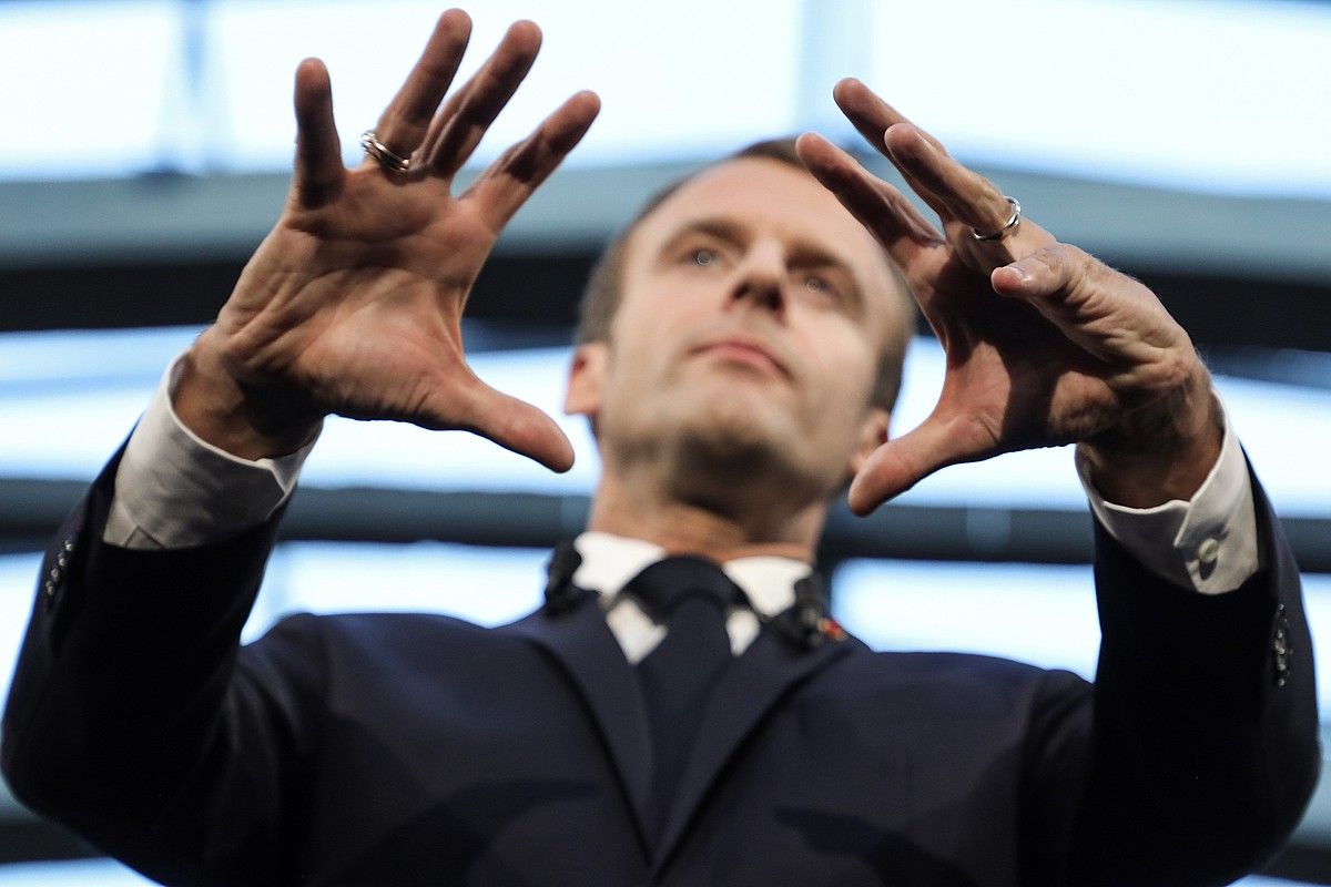 Emmanuel Macron Frantziako presidentea, herenegun, Statio F unibertsitateko campusean. LUDOVIC MARIN / EFE.