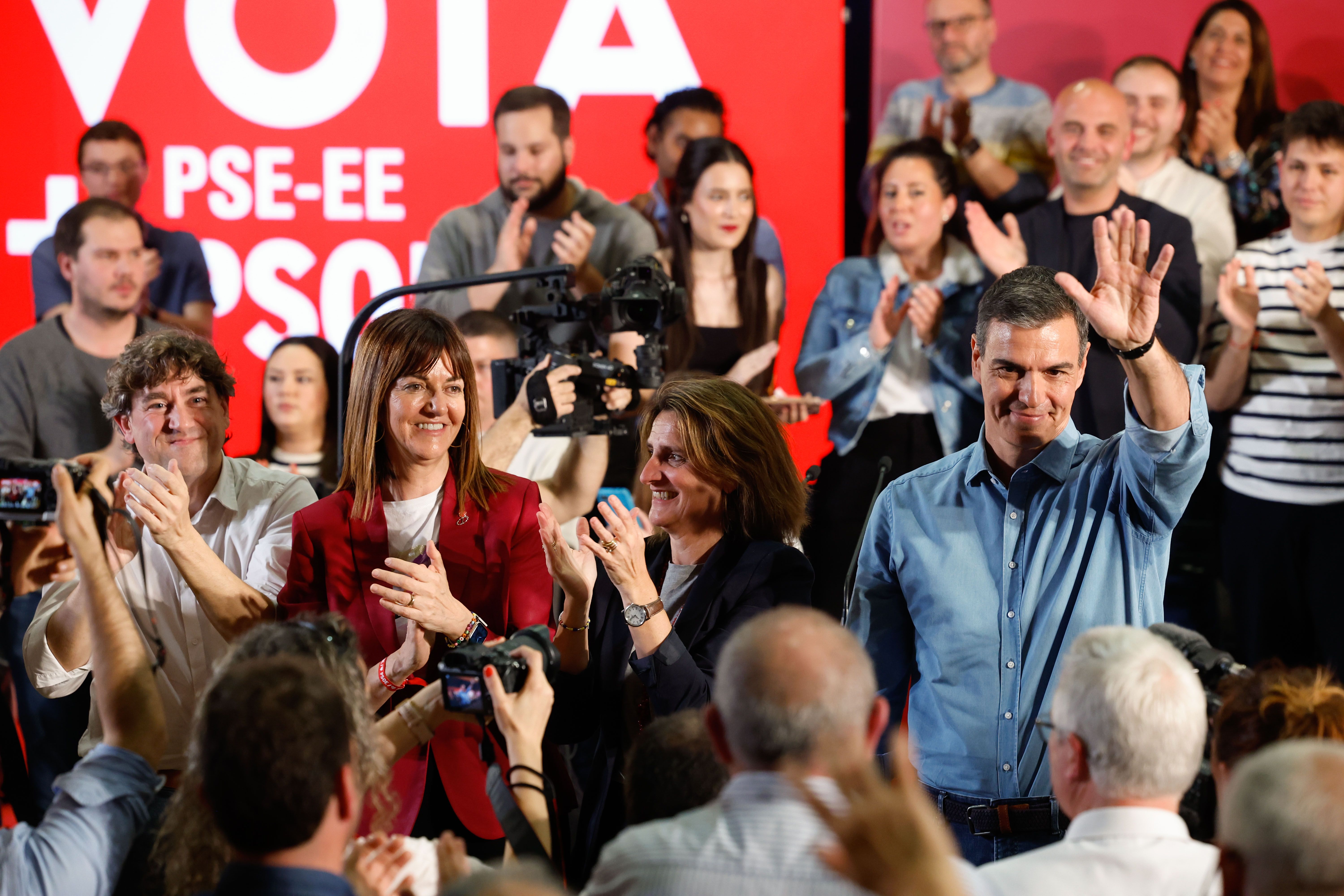 Idoia Mendia, Pedro Sanchez eta Teresa Ribera, Barakaldoko mitinean