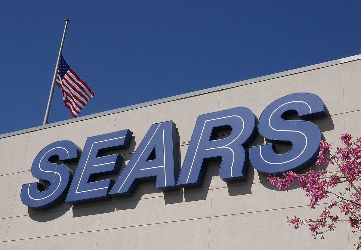 Sears enpresaren saltoki bat Northridgen (Kalifornia, AEB), artxiboko irudi batean. MIKEL NELSON / EFE. Sears enpresaren saltoki bat Northridgen (Kalifornia, AEB), artxiboko irudi batean. MIKEL NELSON / EFE.