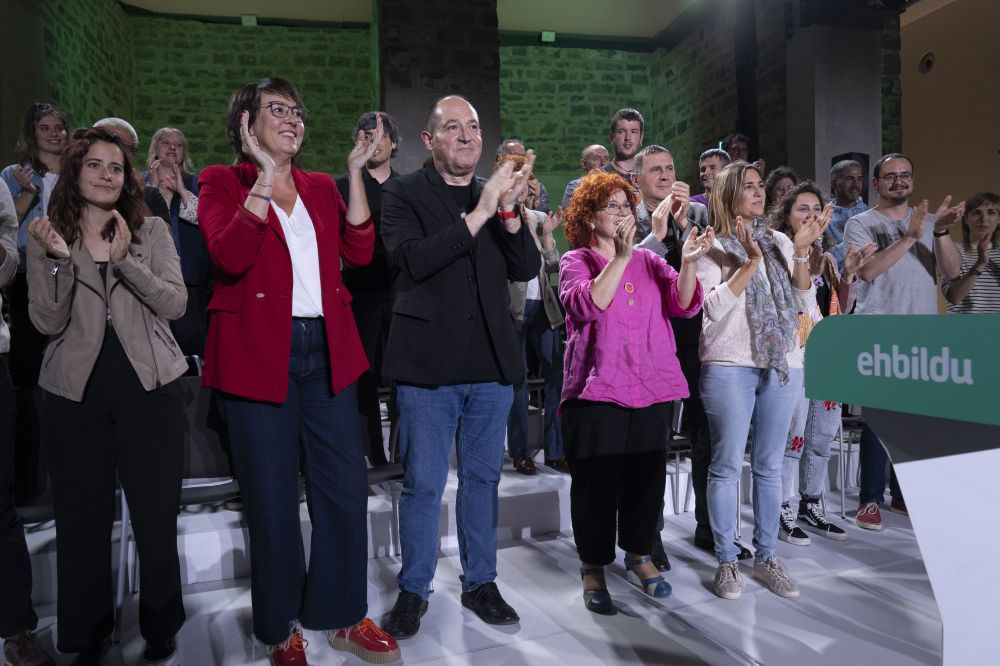 Pernando Barrena, ERCko, BNGko eta Ara Meseko kideak alboan. IÑIGO URIZ / FOKU Pernando Barrena, ERCko, BNGko eta Ara Meseko kideak alboan. IÑIGO URIZ / FOKU