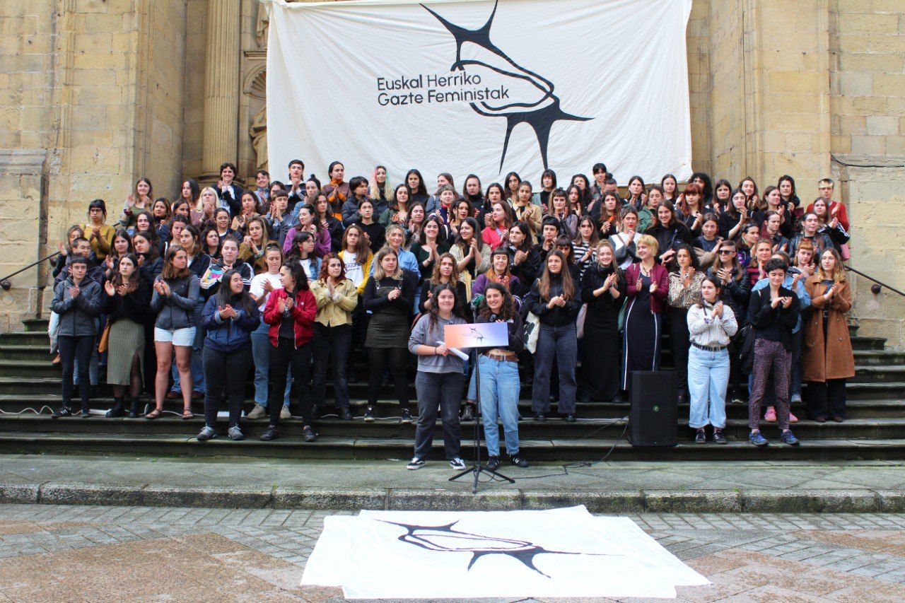 Euskal Herriko Gazte Feministak sarearen aurkezpena Euskal Herriko Gazte Feministak sarearen aurkezpena