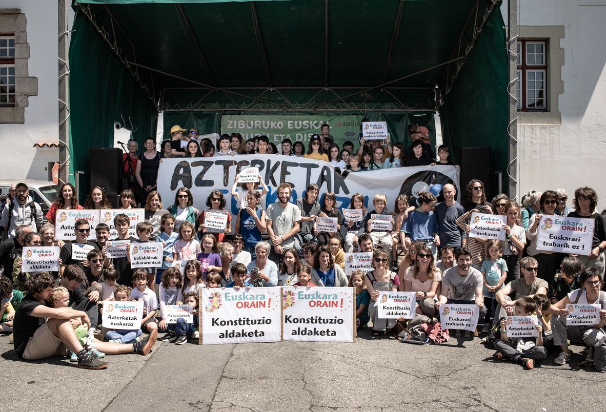 Hizkuntza gutxituen aldeko elkarretaratzea Ziburun. PATXI BELTZAIZ
