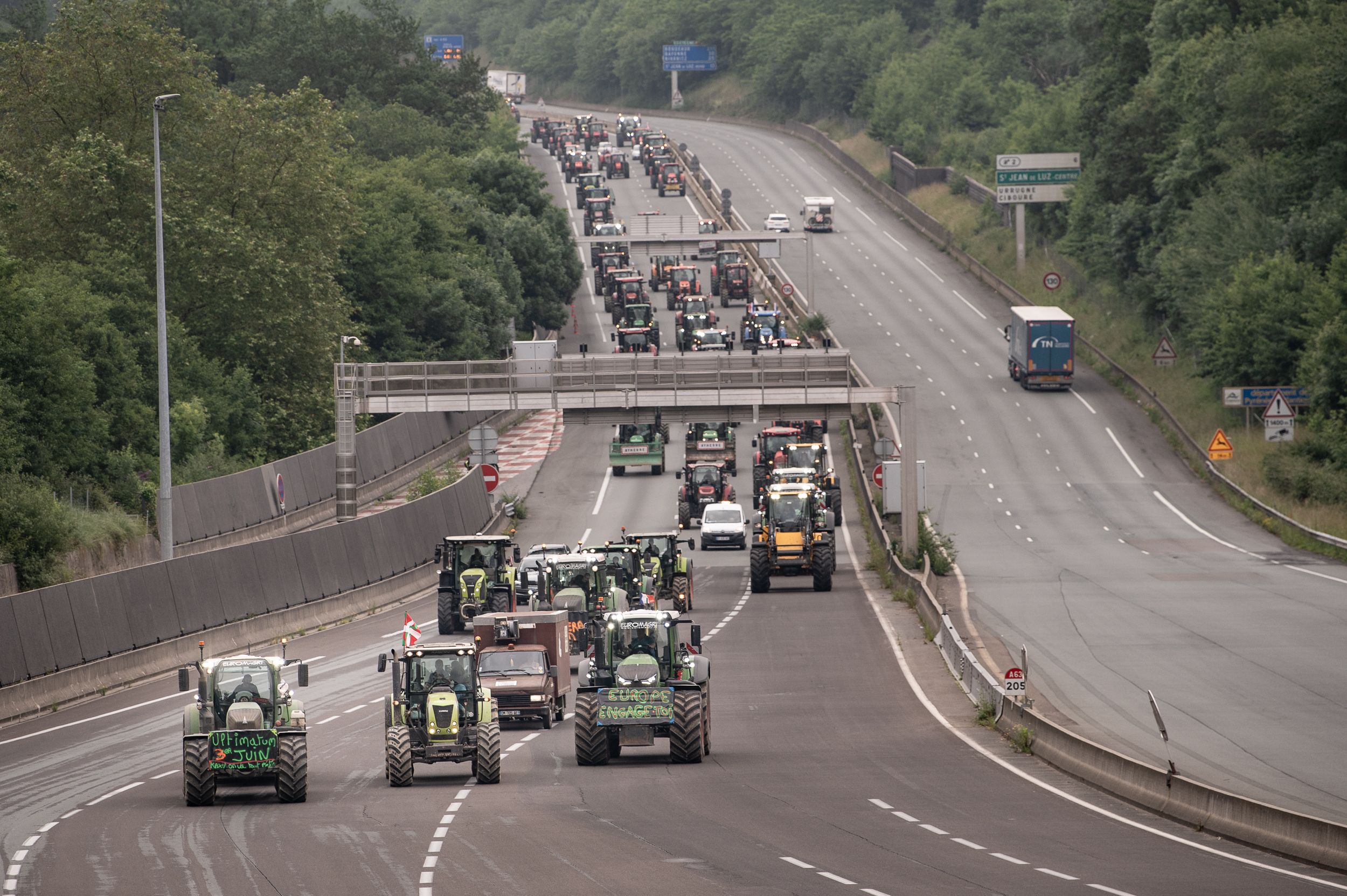 Ipar Euskal Herriko laborariek Biriatun eginiko protestaldietako bat. PATXI BELTZAIZ
