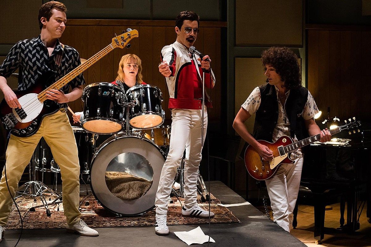 Rami Malek, Joseph Mazzello, Ben Hardy eta Gwilym Lee aktoreak, Queen taldea antzezten. BERRIA. Rami Malek, Joseph Mazzello, Ben Hardy eta Gwilym Lee aktoreak, Queen taldea antzezten. BERRIA.