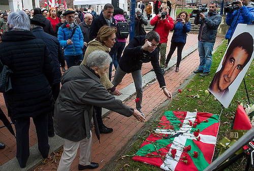 Brouard eta Muguruzaren hilketen urteurreneko ekitaldia, gaur, Bilbon. IDOIA ZABALETA, FOKU