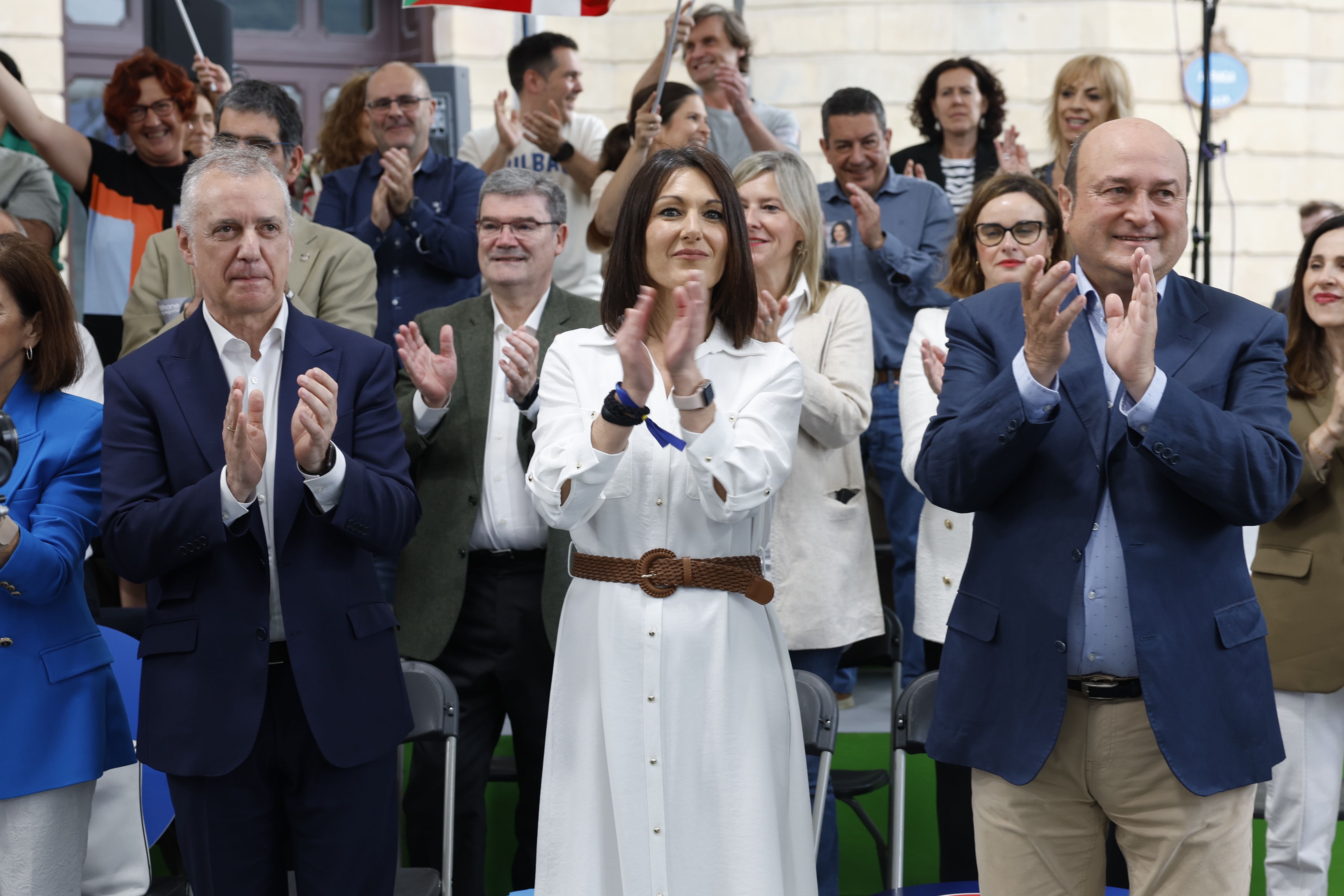 Urkullu, Agirregoitia eta Ortuzar, azken ekitaldian. MIGUEL TOÑA / EFE