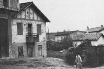 Arrosadia auzoaren hastapenetako irudi bat, XX. mende hasierakoa. BERRIA