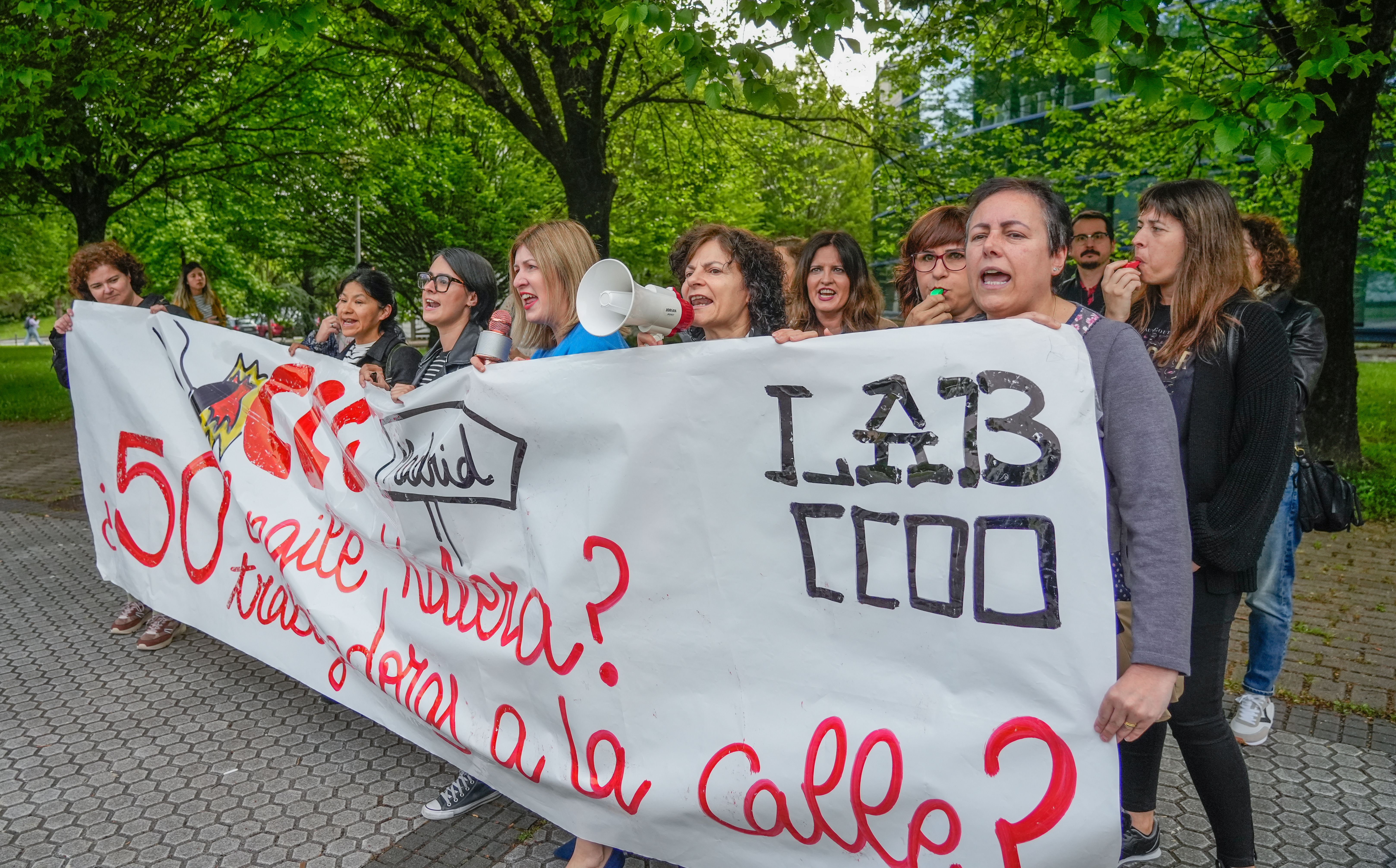 Donostiako CCCko langileak duela bi aste egindako elkarretaratze batean. ANDONI CANELLADA / FOKU