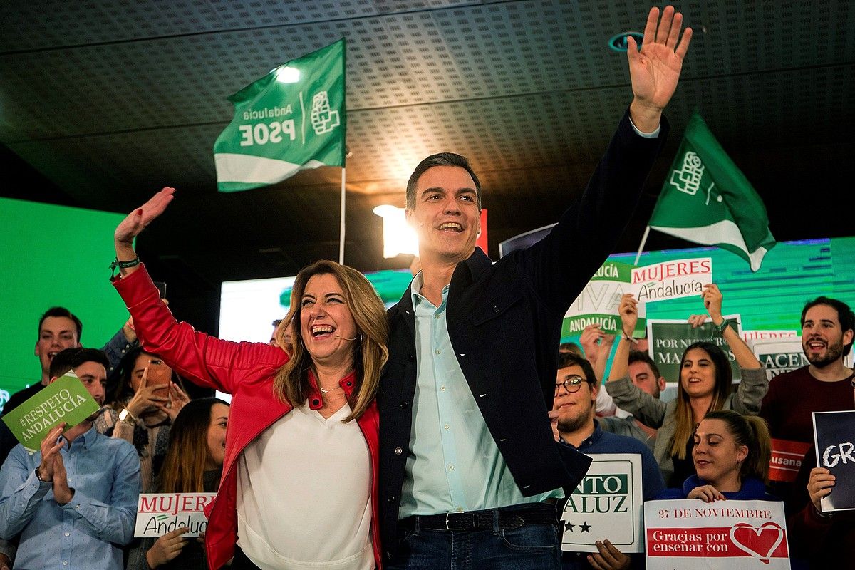 Susana Diaz Andaluziako presidentea eta Pedro Sanchez Espainiakoa, kanpainako ekitaldi batean. DANIEL PEREZ / EFE. Susana Diaz Andaluziako presidentea eta Pedro Sanchez Espainiakoa, kanpainako ekitaldi batean. DANIEL PEREZ / EFE.