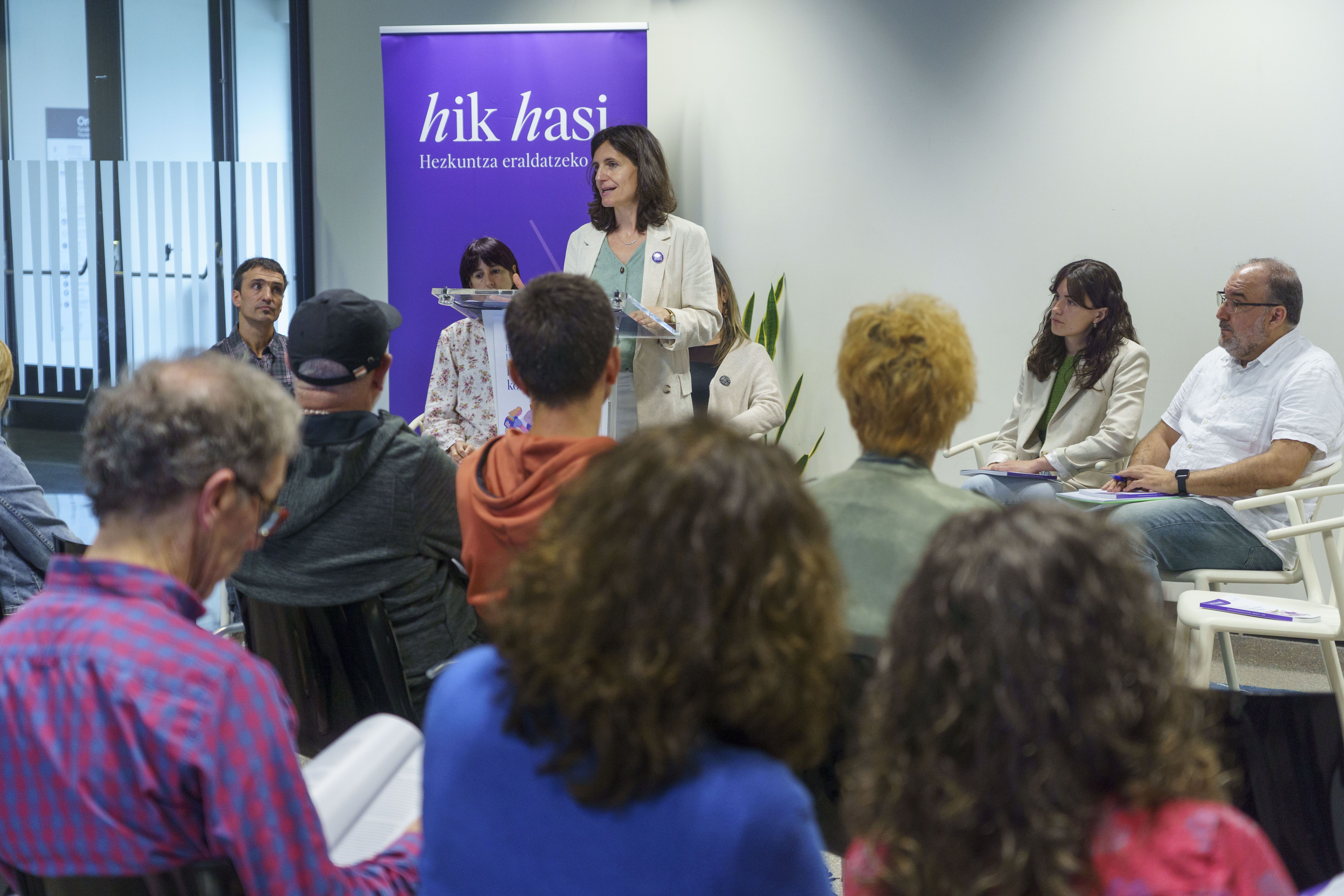 Monografikoaren aurkezpena, gaur; Ainhoa Azpirotz hizketan. JON URBE / FOKU