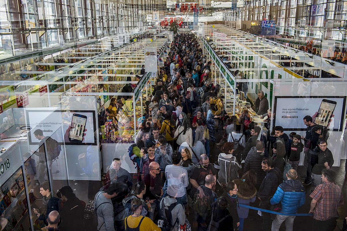 Gerediaga elkartea pozik azaldu da Durangoko 53. Azokak izan duen harrerarekin. MARISOL RAMIREZ / FOKU.