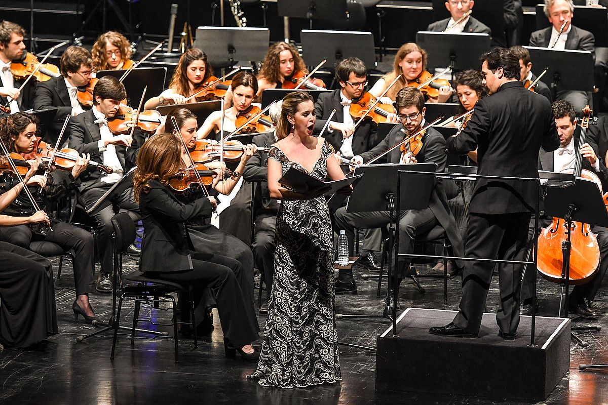 Mojca Erdmann soprano gonbidatu gisa aritu da biran. Irudian, Bregenzen. EOS.