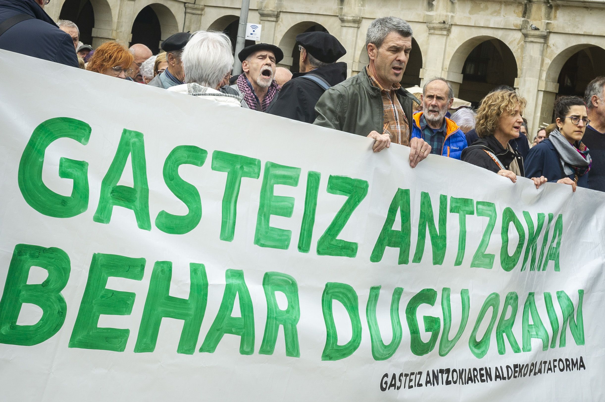 Gasteiz antzokiaren aldeko plataformaren elkarretaratze bat, Gasteizen. JAIZKI FONTANEDA / FOKU
