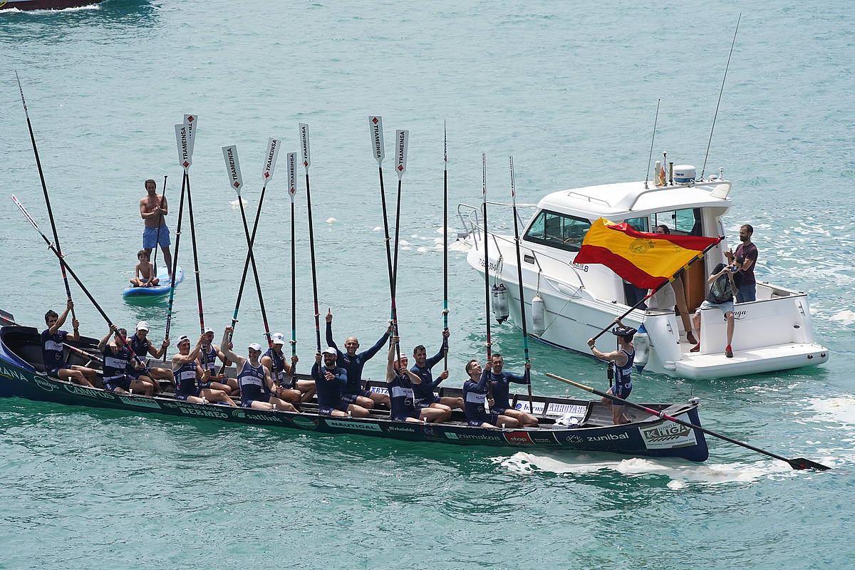 Urdaibaiko arraunlariak, gaur, Donostian. JON URBE / FOKU