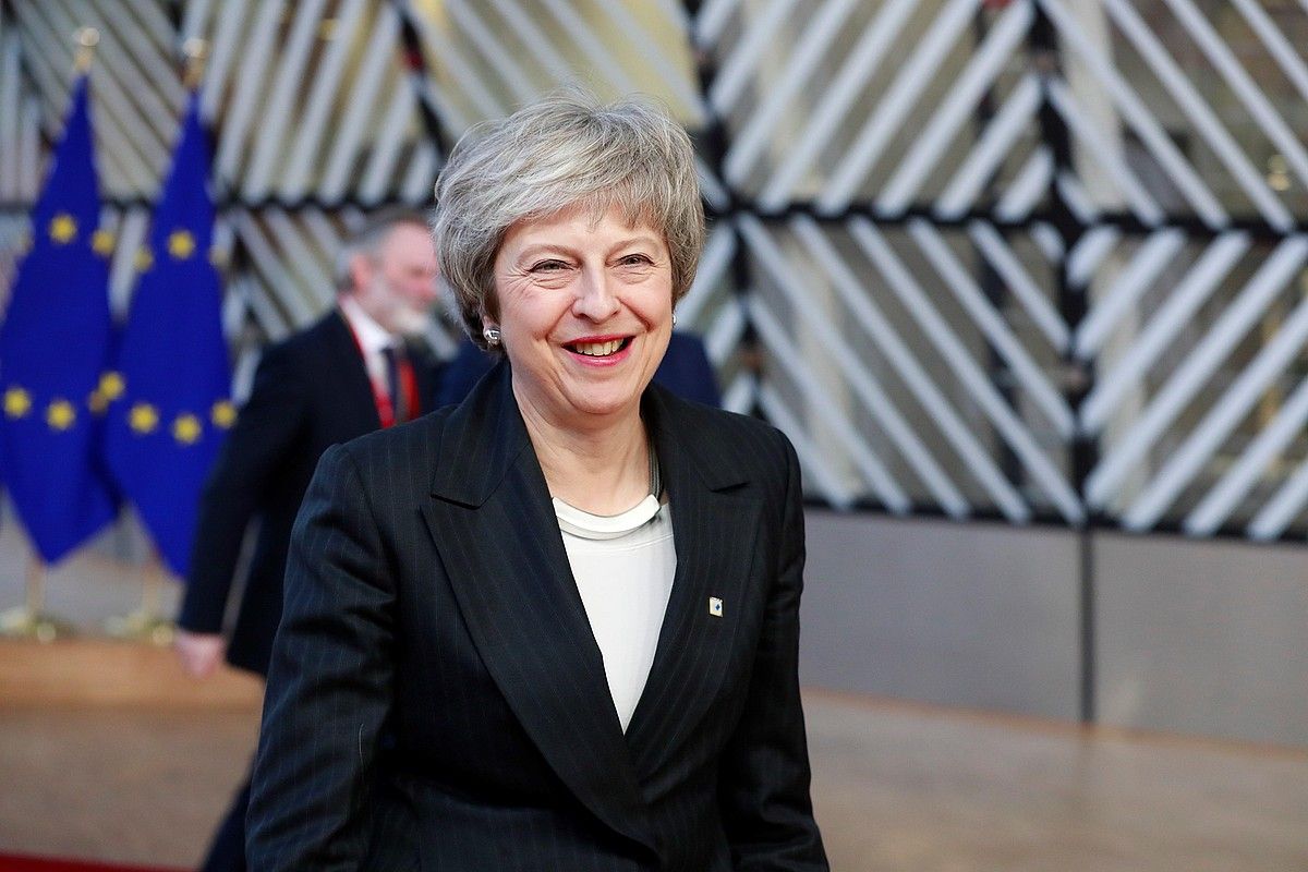 Theresa May Erresuma Batuko lehen ministroa Europar Kontseiluaren bilkurara iristen, atzo, Bruselan. STEPHANIE LECOCQ / EFE.