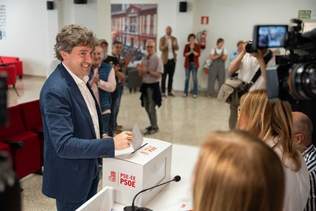 Eneko Andueza PSE-EEren idazkari nagusia. PSE-EE Eneko Andueza PSE-EEren idazkari nagusia. PSE-EE