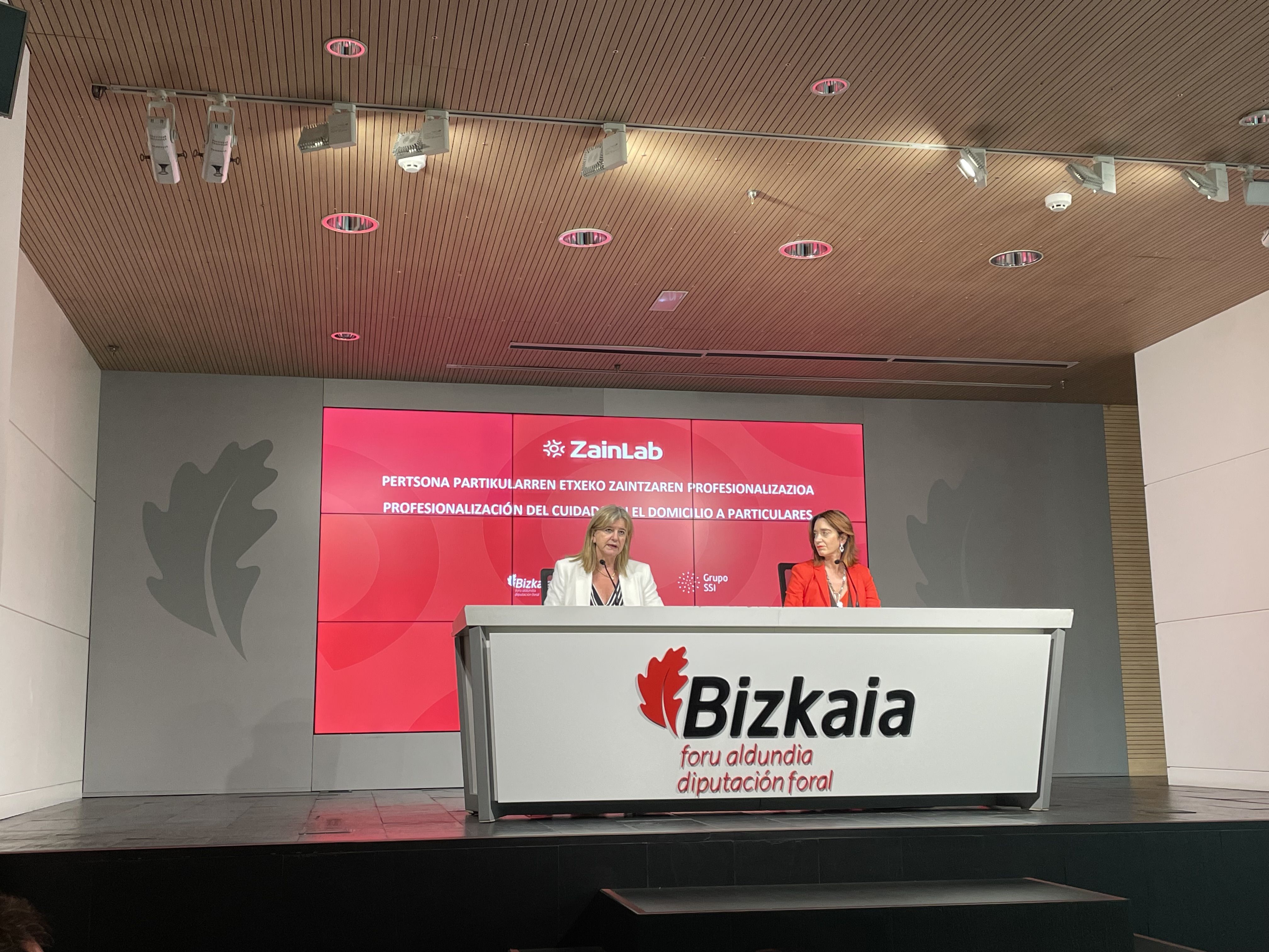 Teresa Laespadaren eta Susana Morenoren agerraldia gaur, Bilbon. BERRIA