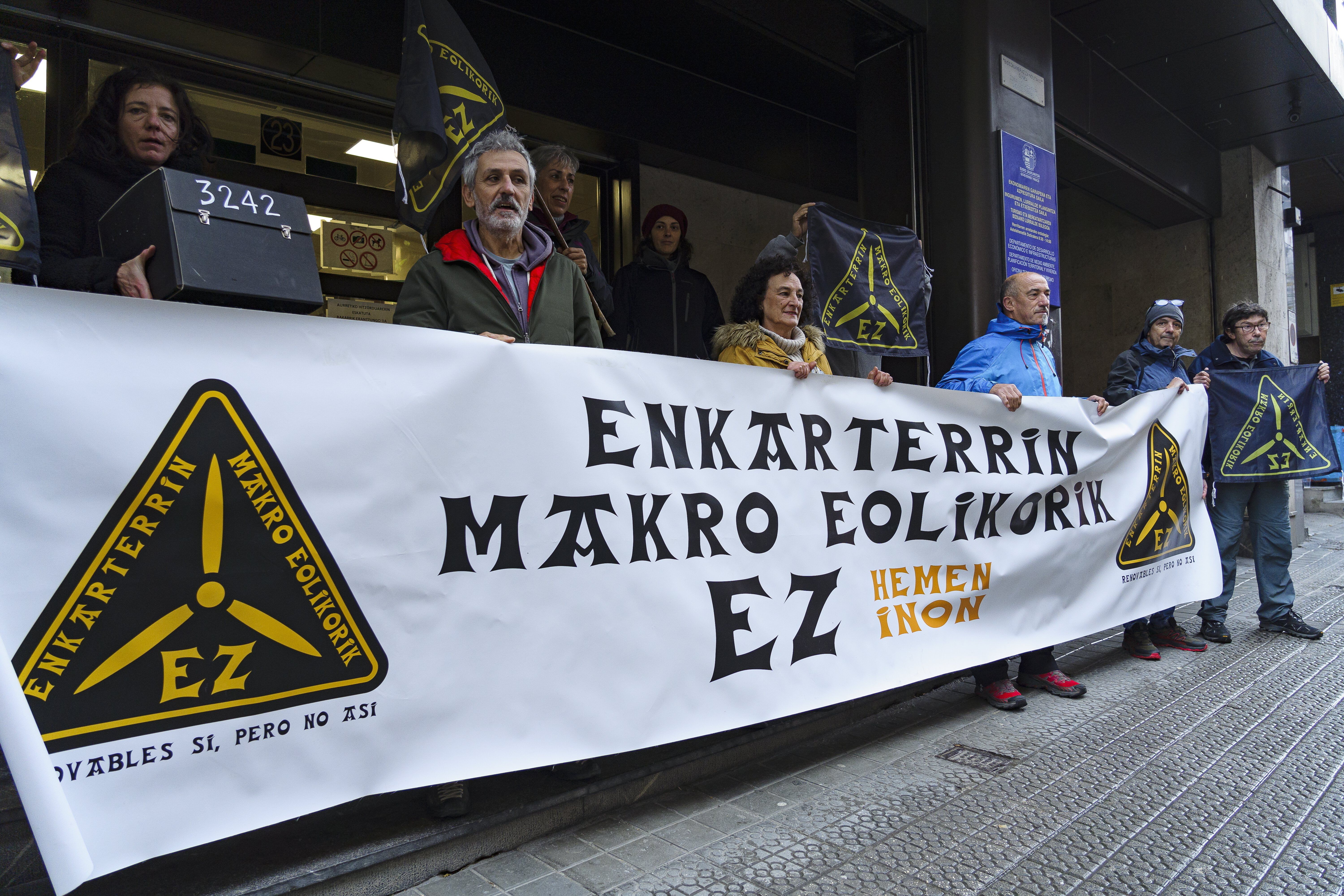 Enkarterriko parke eolikoen aurkako protesta, joan den abenduan, Bilbon. ARITZ LOIOLA