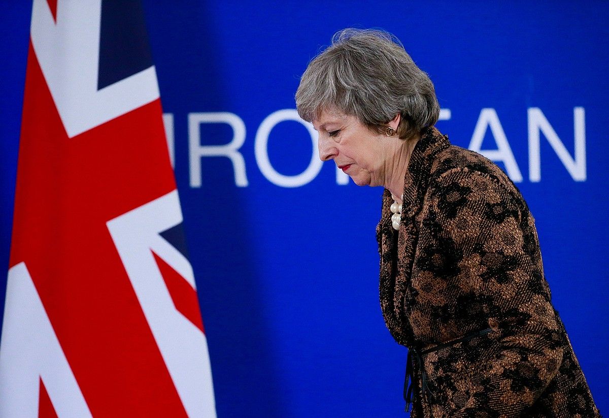 Theresa May Erresuma Batuko lehen ministroa, atzo, Bruselan. OLIVIER HOSLET/EFE.