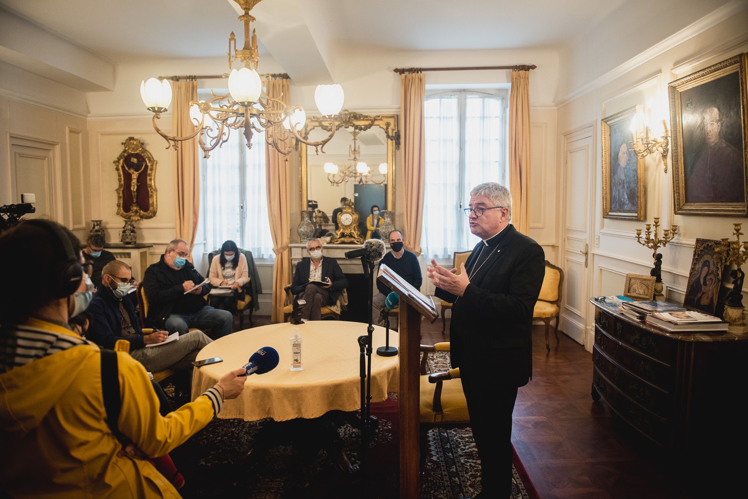 Marc Aillet Baionako apezpikua, artxiboko irudi batean, elizgizonen sexu abusuei buruzko agerraldi batean. GUILLAUME FAUVEAU