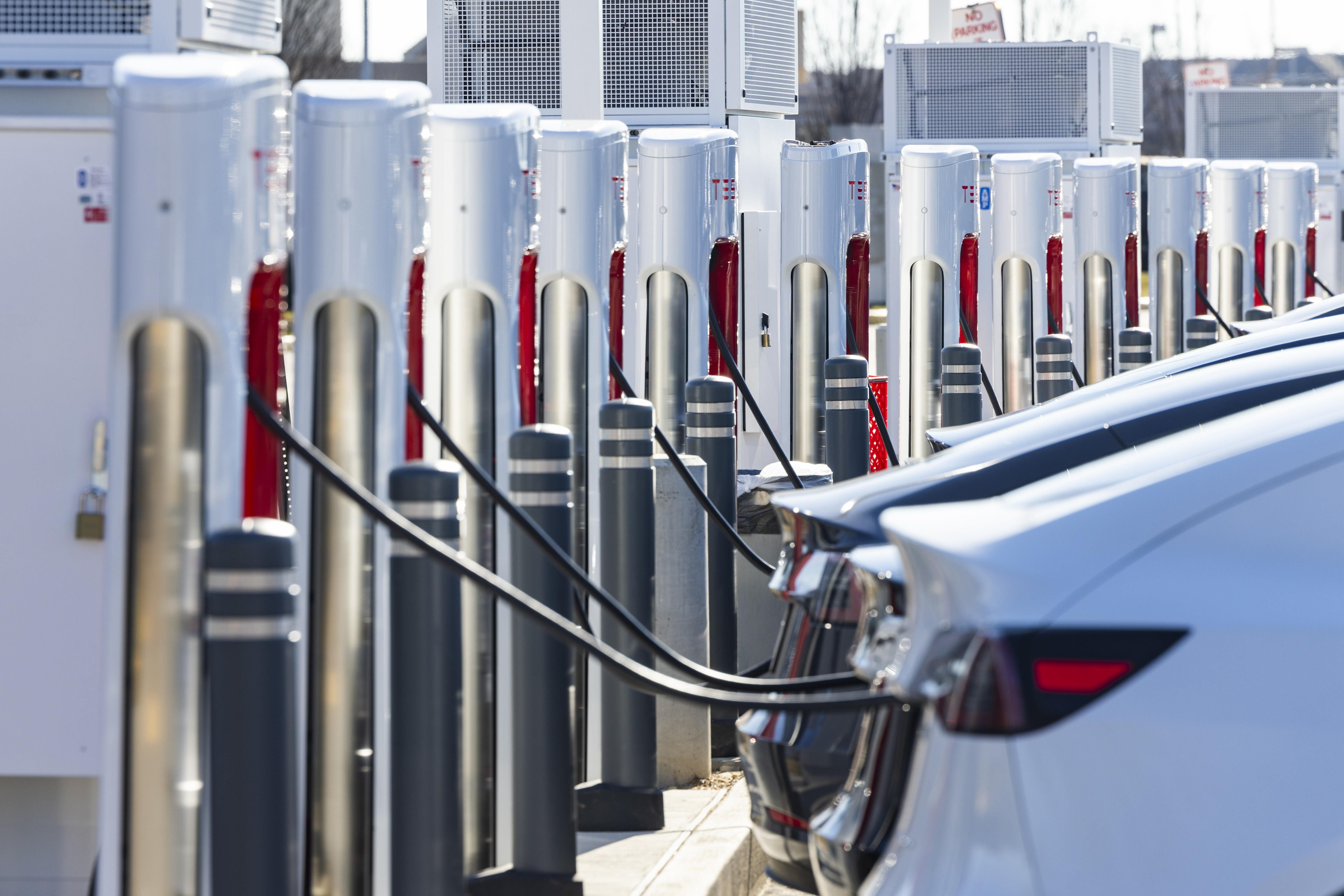 Auto elektrikoaren kargaleku bat. JIM LO SCALZO / EFE