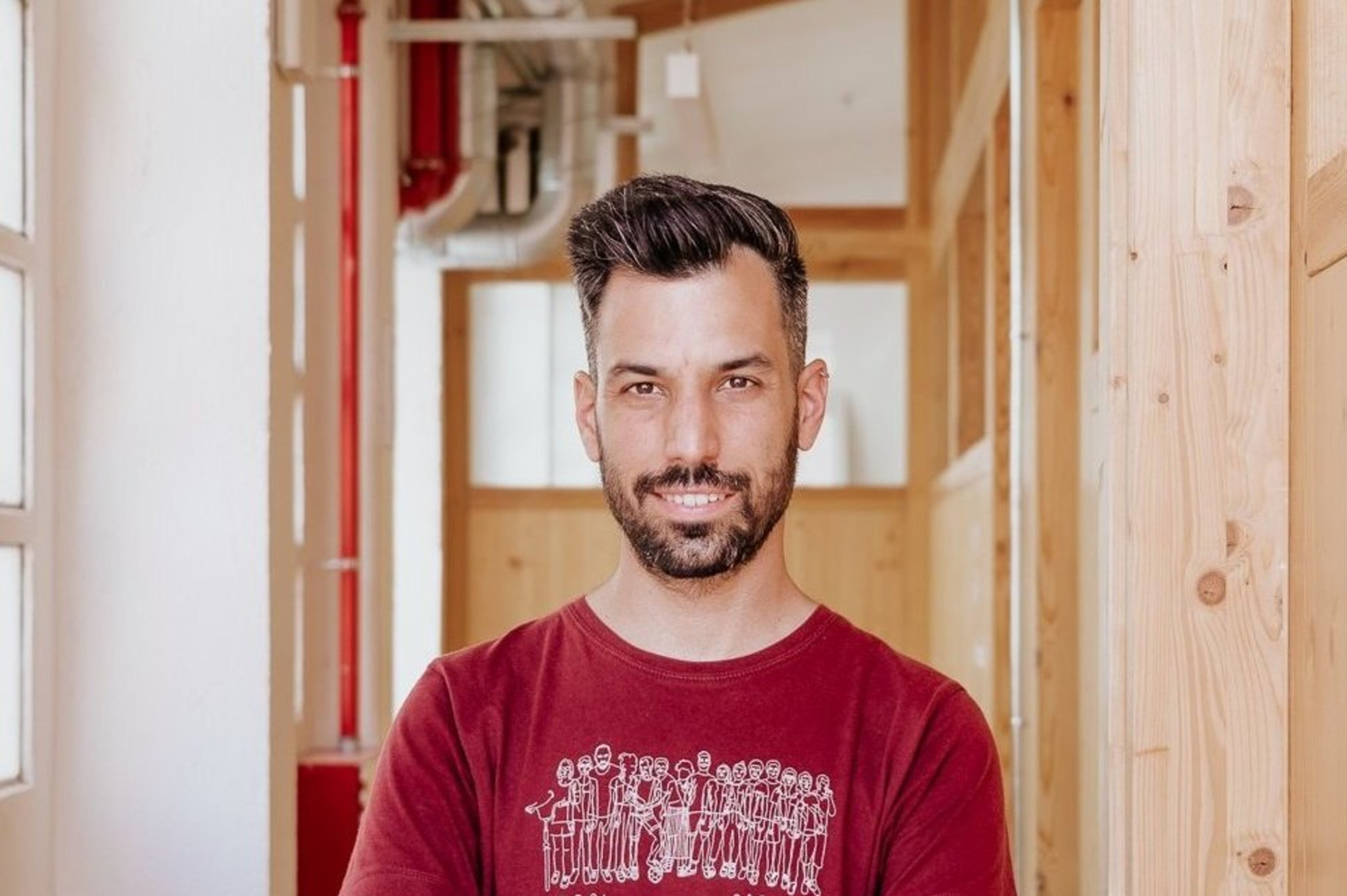 Carles Baiges Camprubi arkitekto eta soziologo katalana, artxiboko argazki batean. LACOL KOOPERATIBA