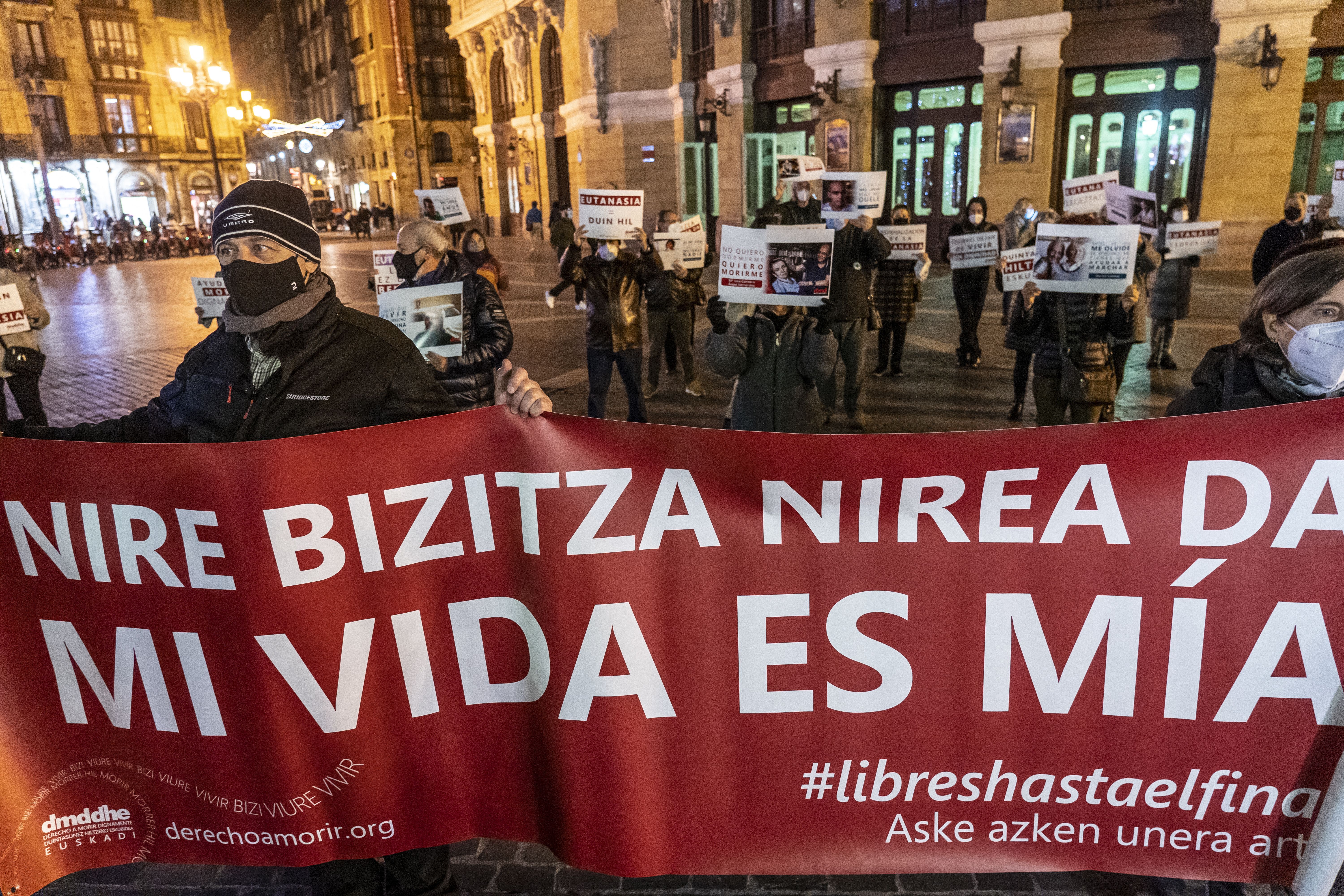 Eutanasiaren legeztatzearen harira egindako elkarretaratze bat, Bilbon, 2021ean. M. RAMIREZ / FOKU
