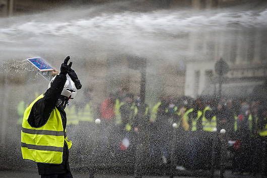 Jaka Horien protesta, joan den larunbatean, Parisen. IAN LANGSDON