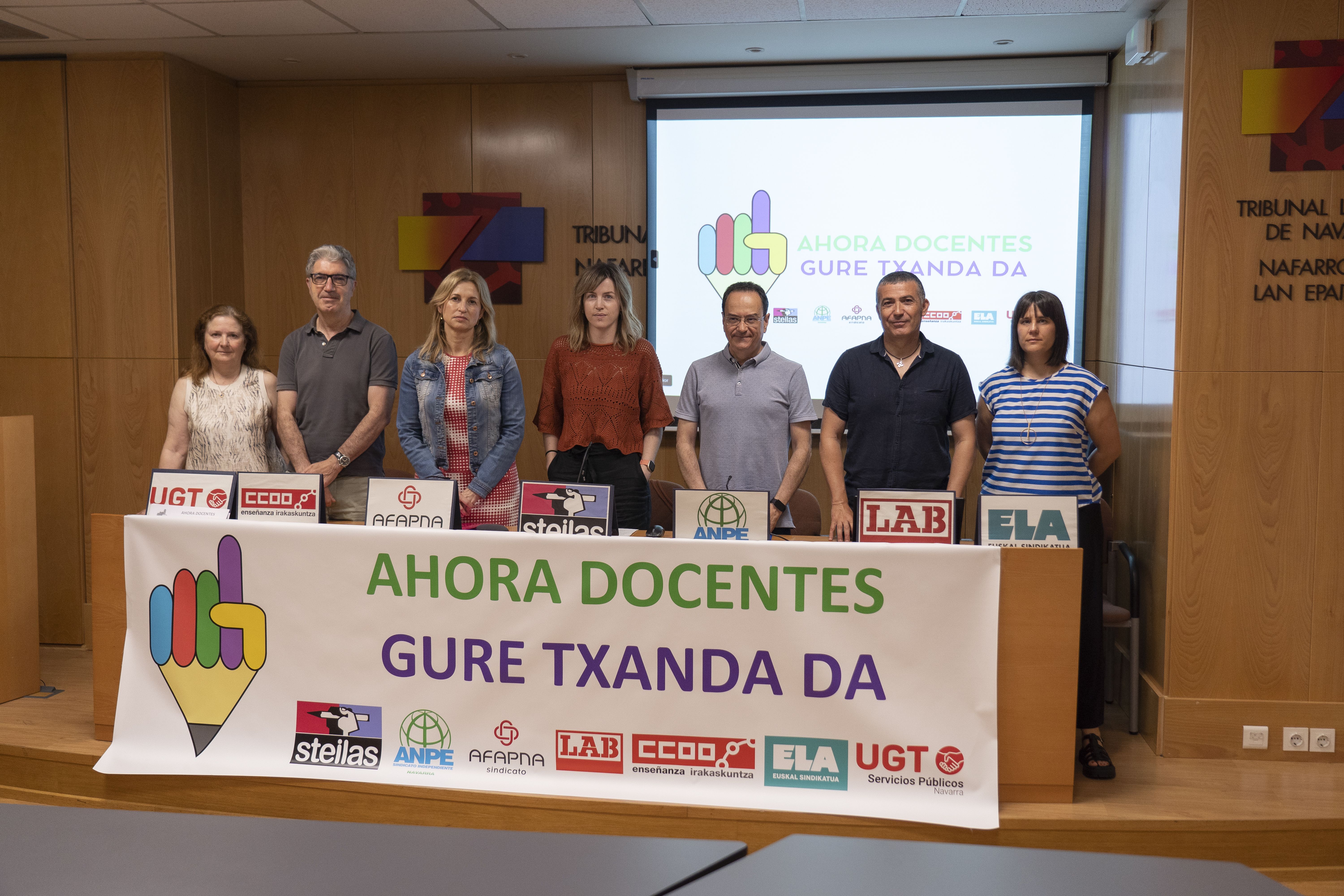 Maria José Anaut (UGT), Pello Arana (CCOO), Yolanda Erro (Afapna), Ane Apezetxea (Steilas), Carlos Rodrigo (ANPE), Josu Arraiz (LAB) eta Uxue Itoiz (ELA). 96802.