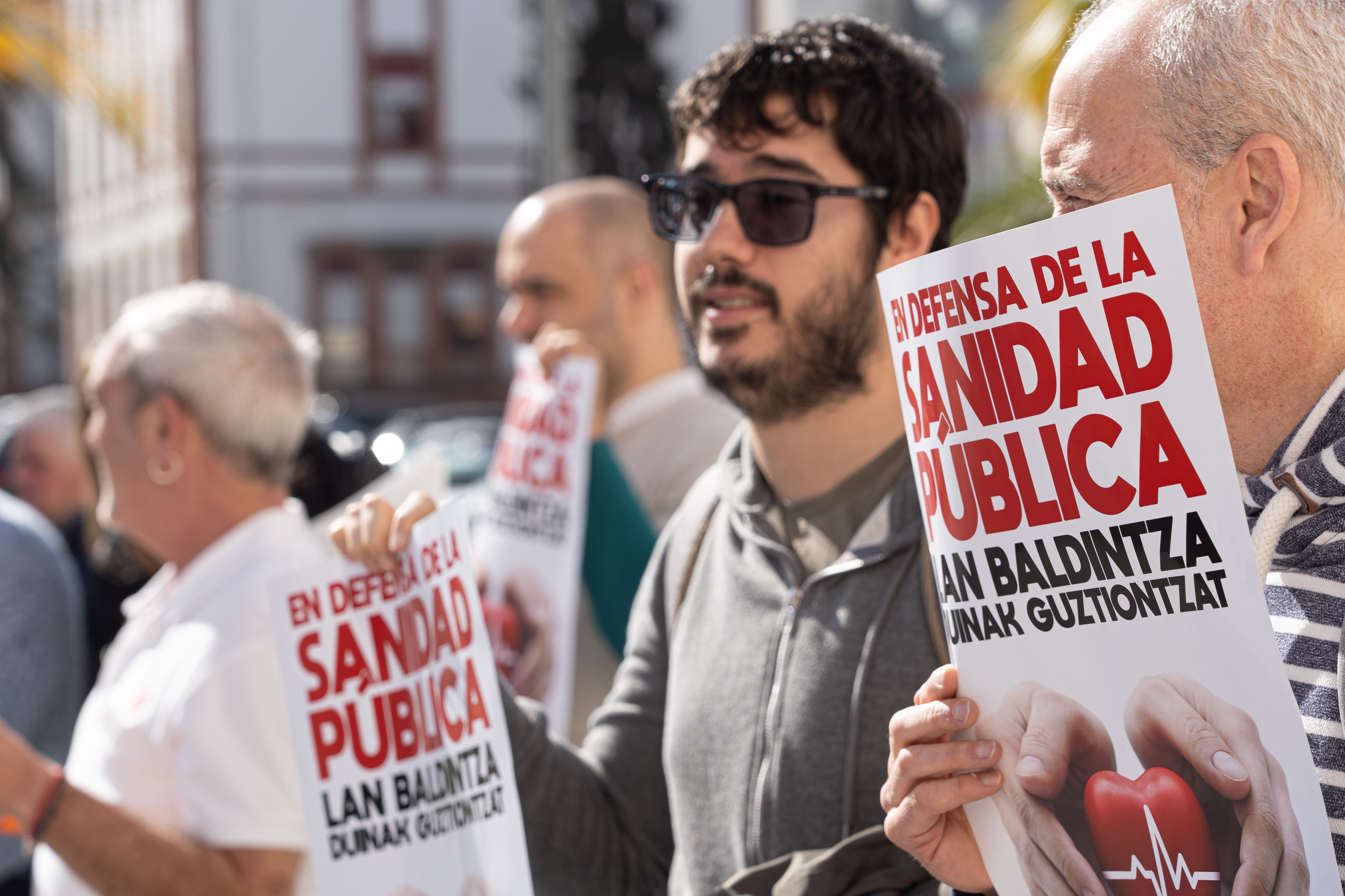 Iaz sindikatuek osasungintza publikoaren alde egindako mobilizazio bat. JAGOBA MANTEROLA / FOKU