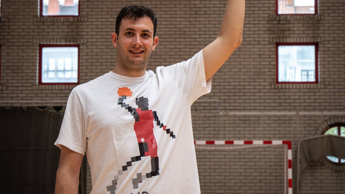 (ID_17195665871425) Xabi Oroz saskibaloi jokalaria.