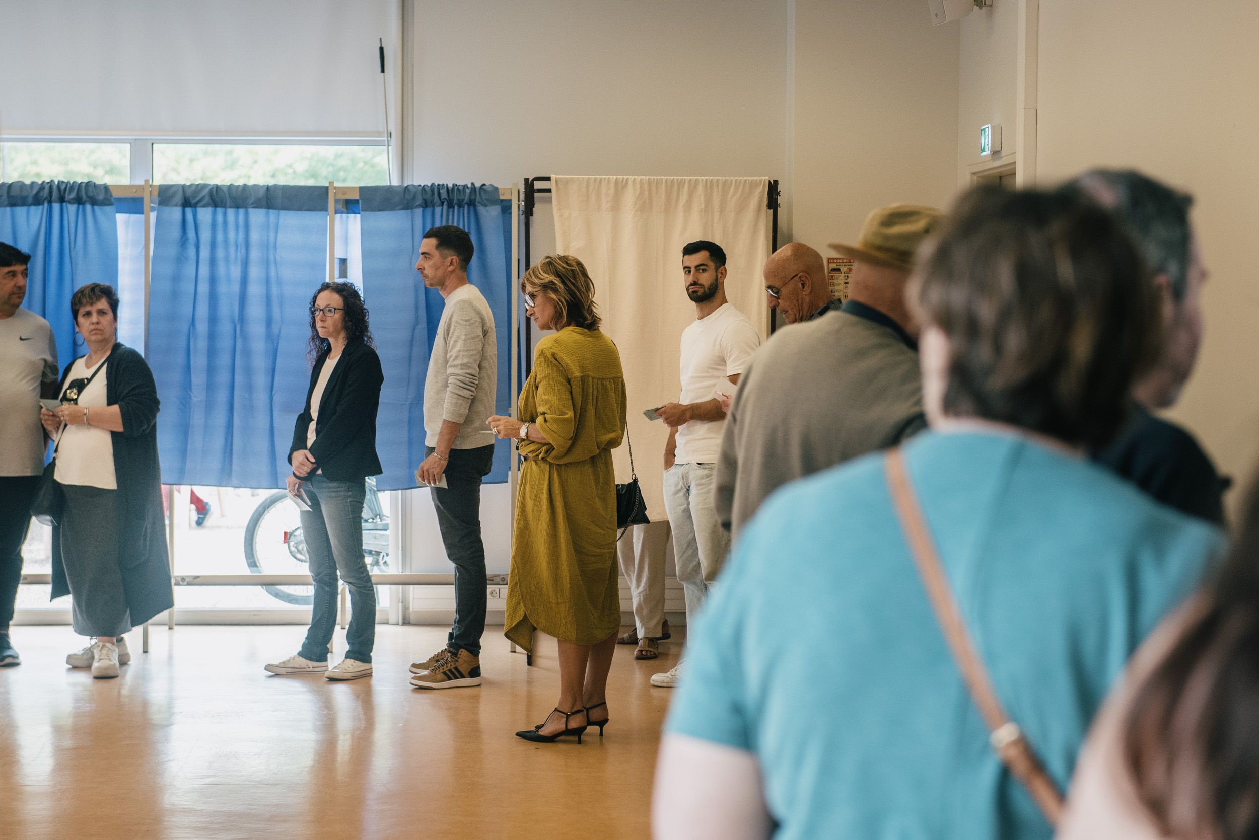 Frantziako Asanbleako bozak. bozkatzeko ilarak Baionan