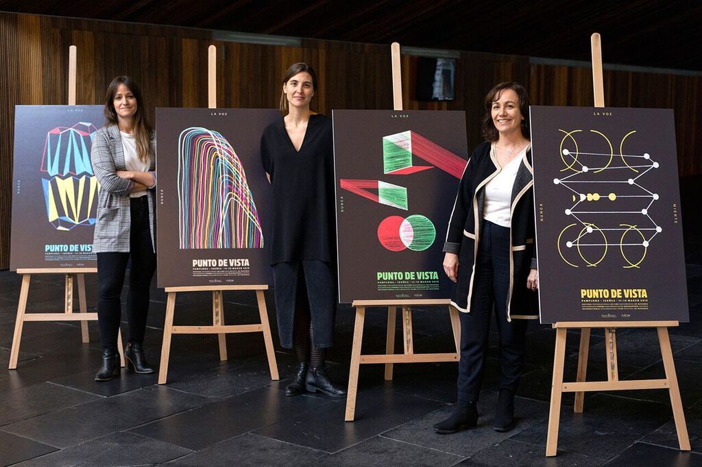 Teresa Morales de Ãlava, Garbiñe Ortega eta Ana Herrera, jaialdiaren irudiekin. NAFARROAKO GOBERNUA