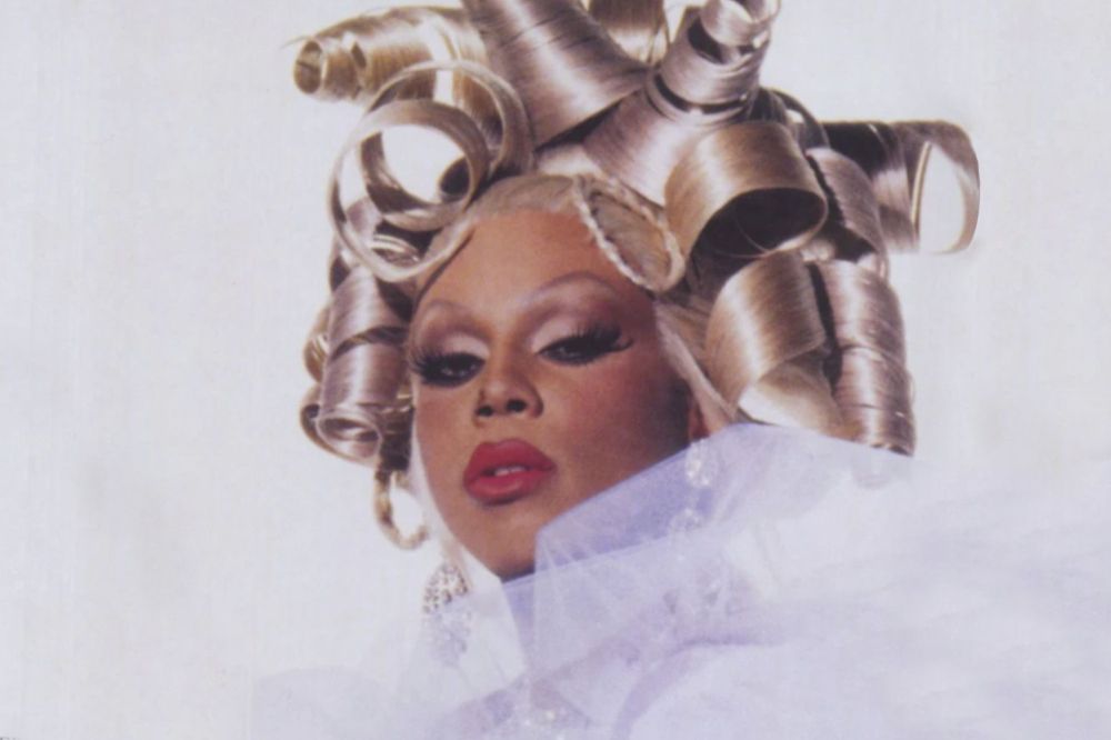 RuPaul drag queen-a Supermodel of the World (1993) albumeko kontrazalean. TOMMY BOY RECORDS RuPaul drag queen-a Supermodel of the World (1993) albumeko kontrazalean. TOMMY BOY RECORDS