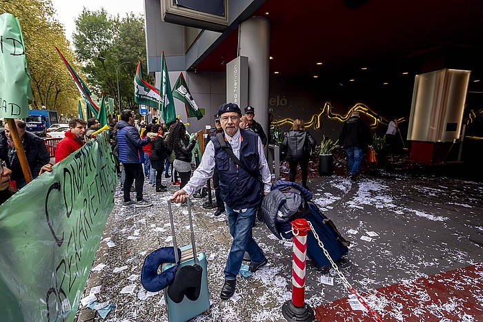 Bilboko Barcelo hoteleko gela garbitzaileen protesta, azaroaren 2an, lehen greba egunea.. JAIZKI FONTANEDA / FOKU