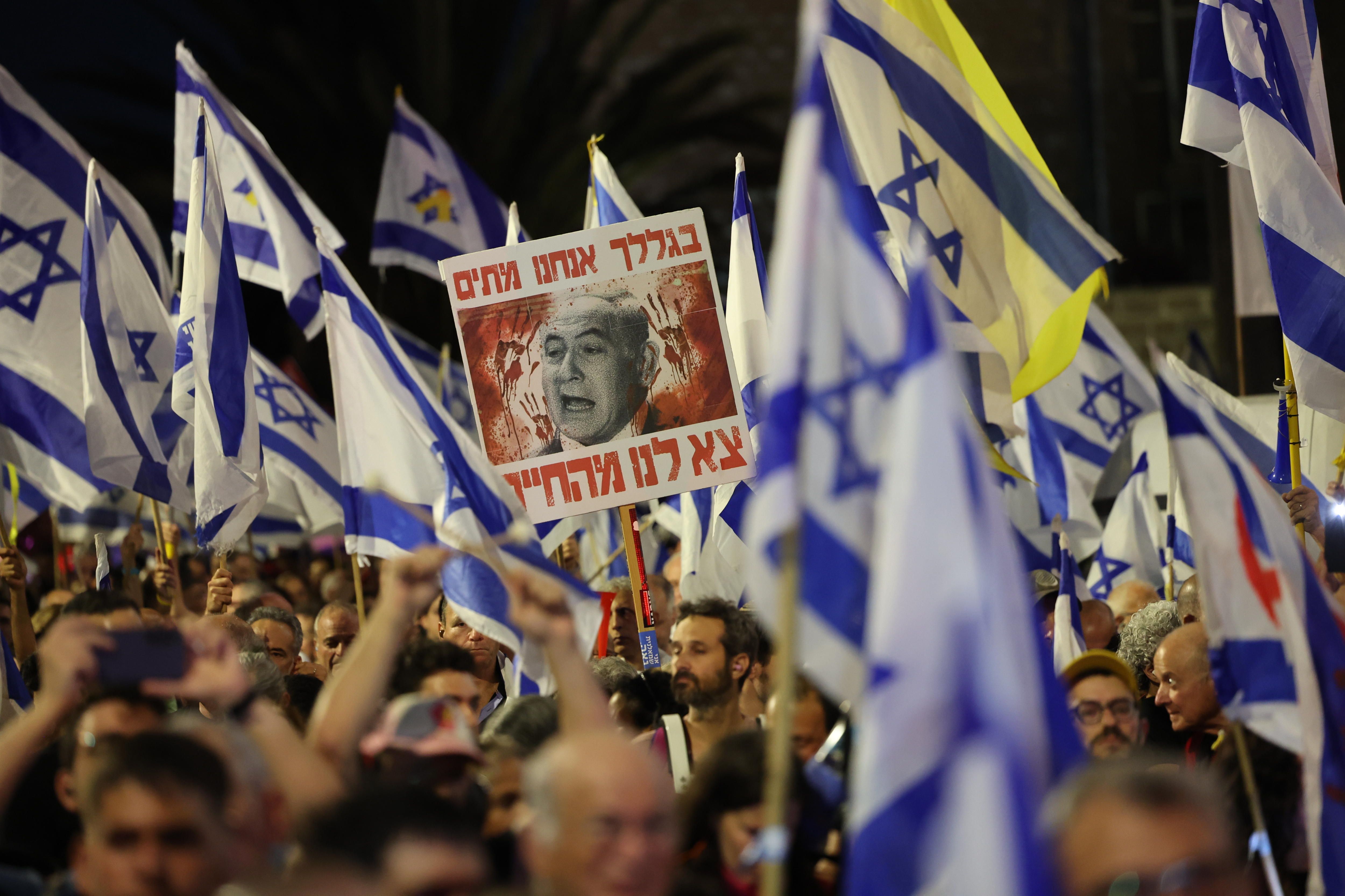 Jerusalemen antolatutako manifestazioa, Netanyahuren aurka, atzo. ABIR SULTAN / EFE