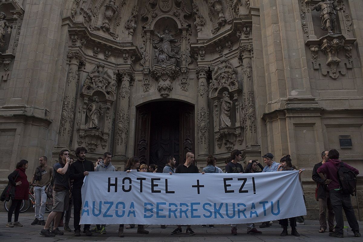 Donostian hotel gehiegi egiten ari direla salatu izan dute eragileek. J.C. RUIZ / FOKU.