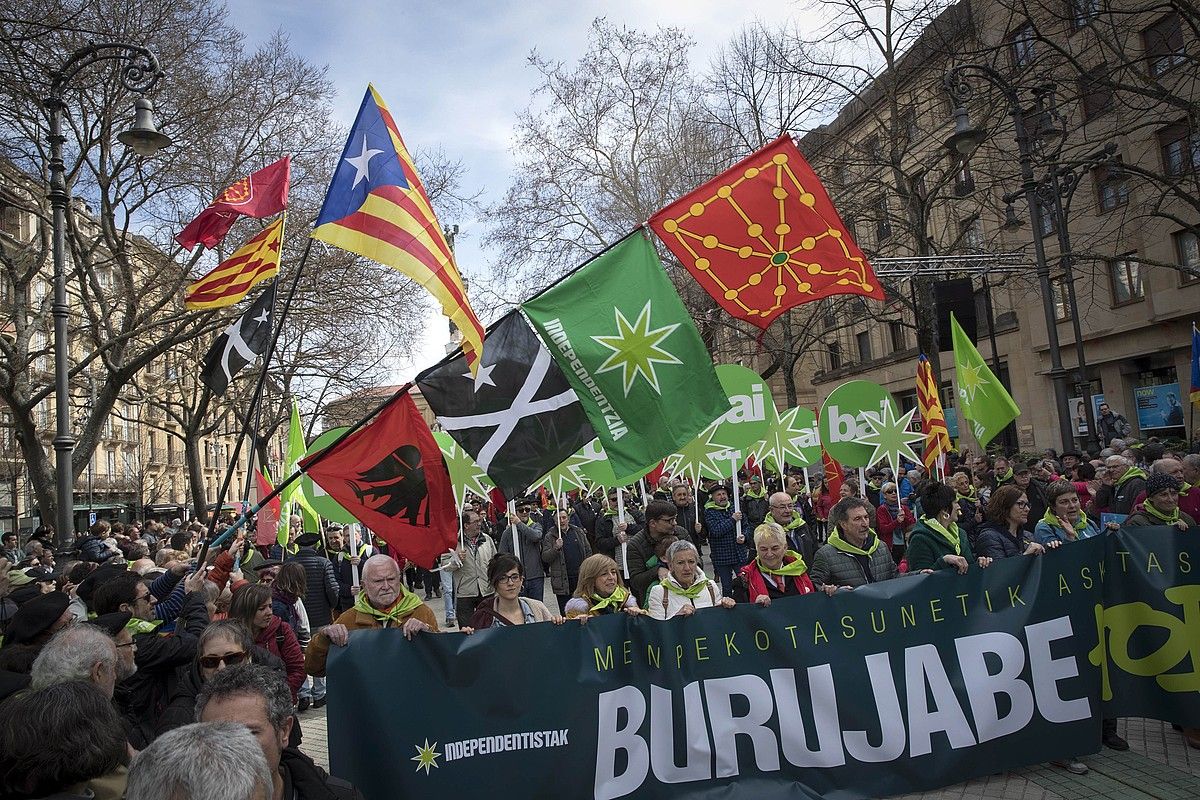 Independentistak Sareak iazko apirilaren 1ean Iruñean antolatutako Aberri Eguneko mobilizazioa. VILLAR LOPEZ / EFE.